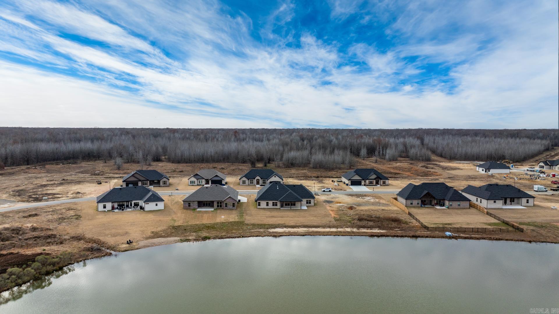 2333 Lakewood Circle