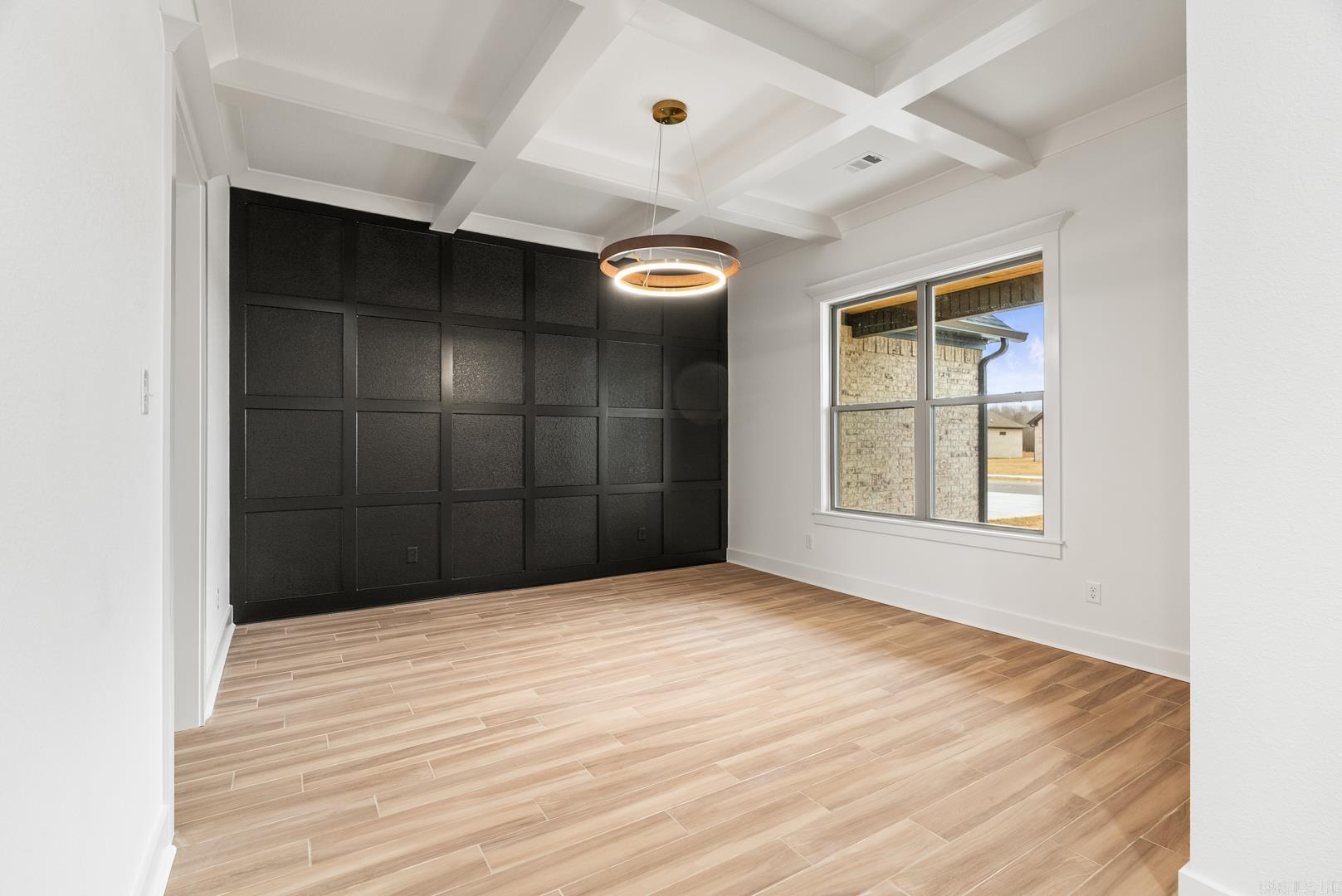 2333 Lakewood Circle