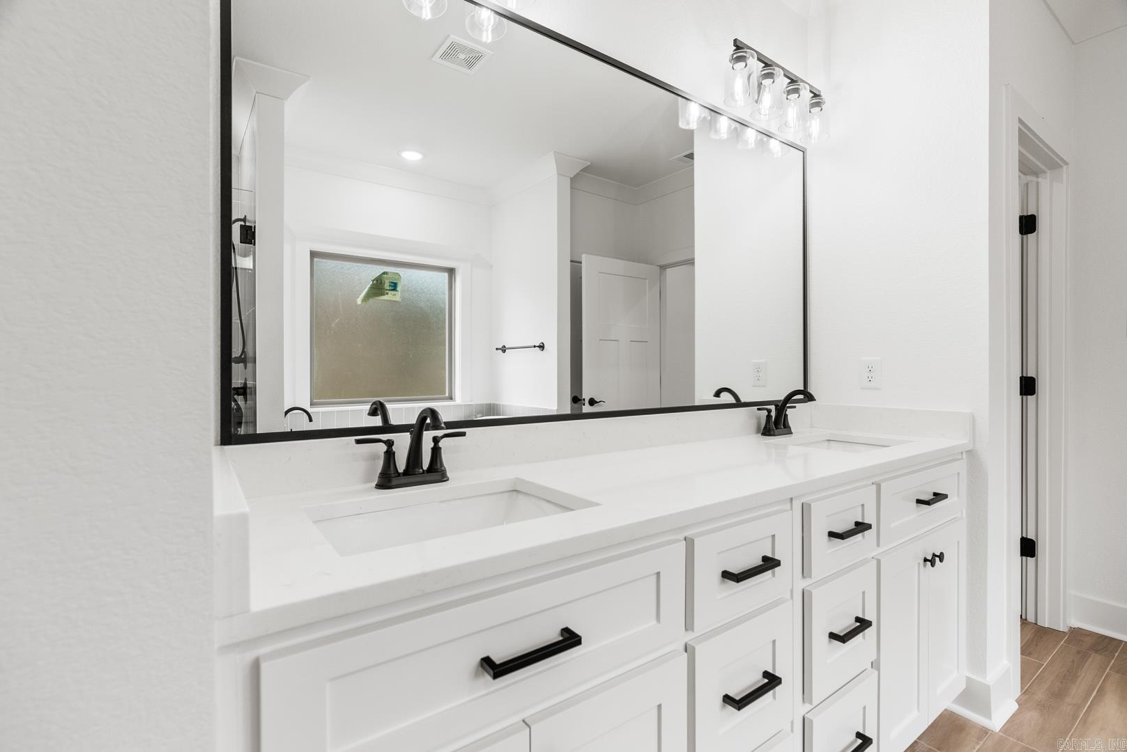 2333 Lakewood Circle