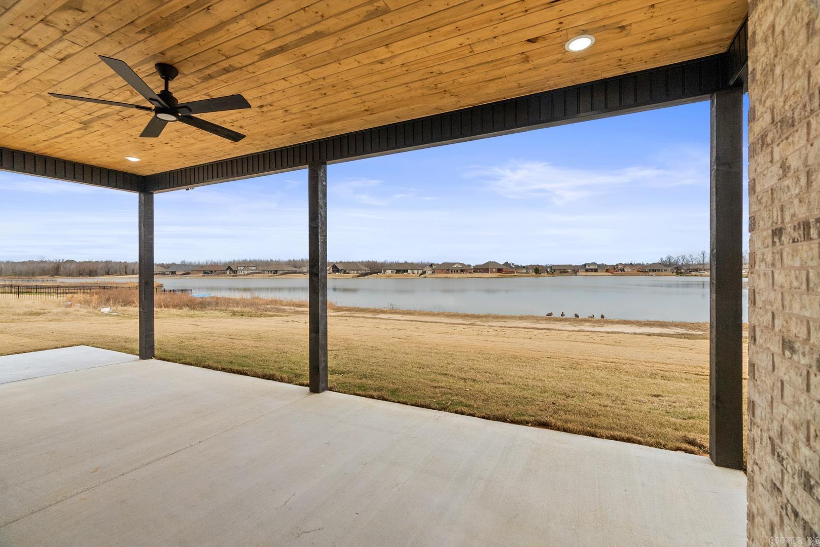 2333 Lakewood Circle