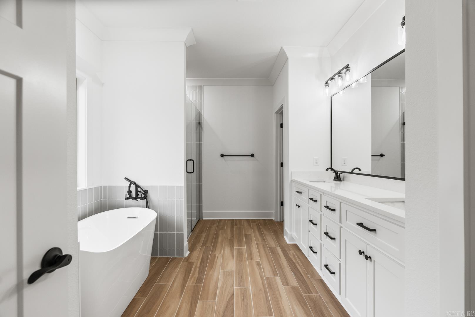 2333 Lakewood Circle