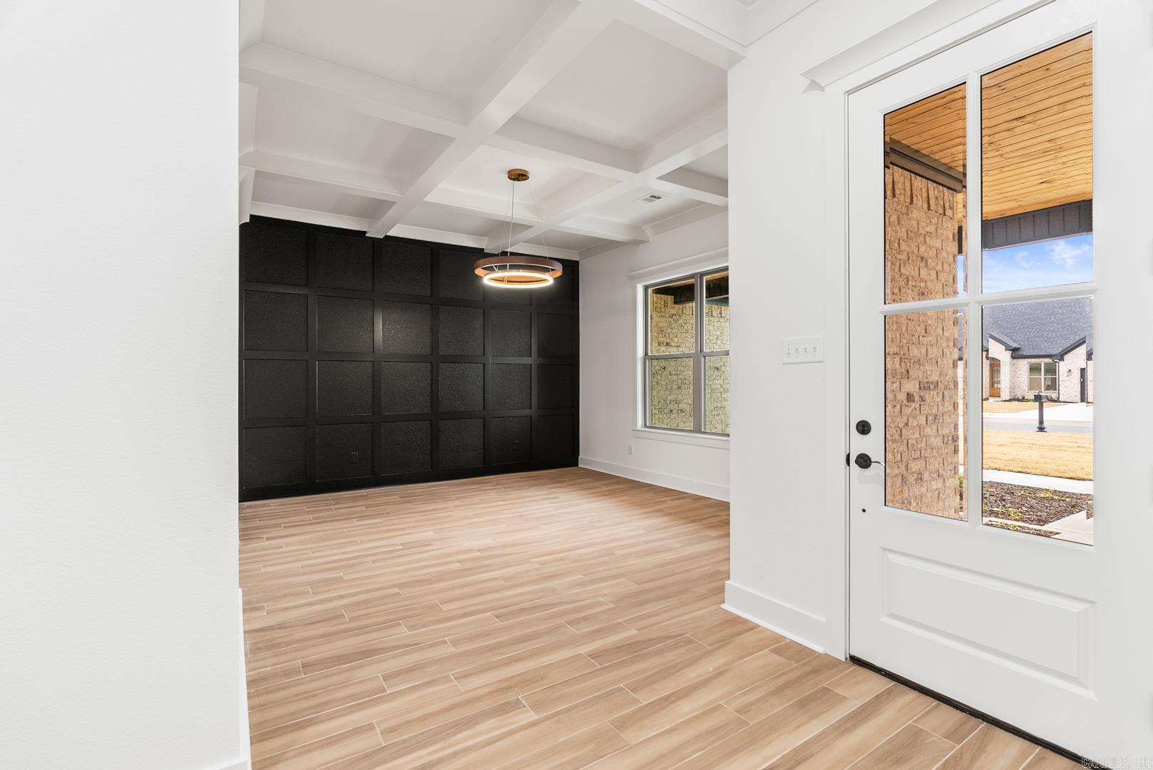 2333 Lakewood Circle