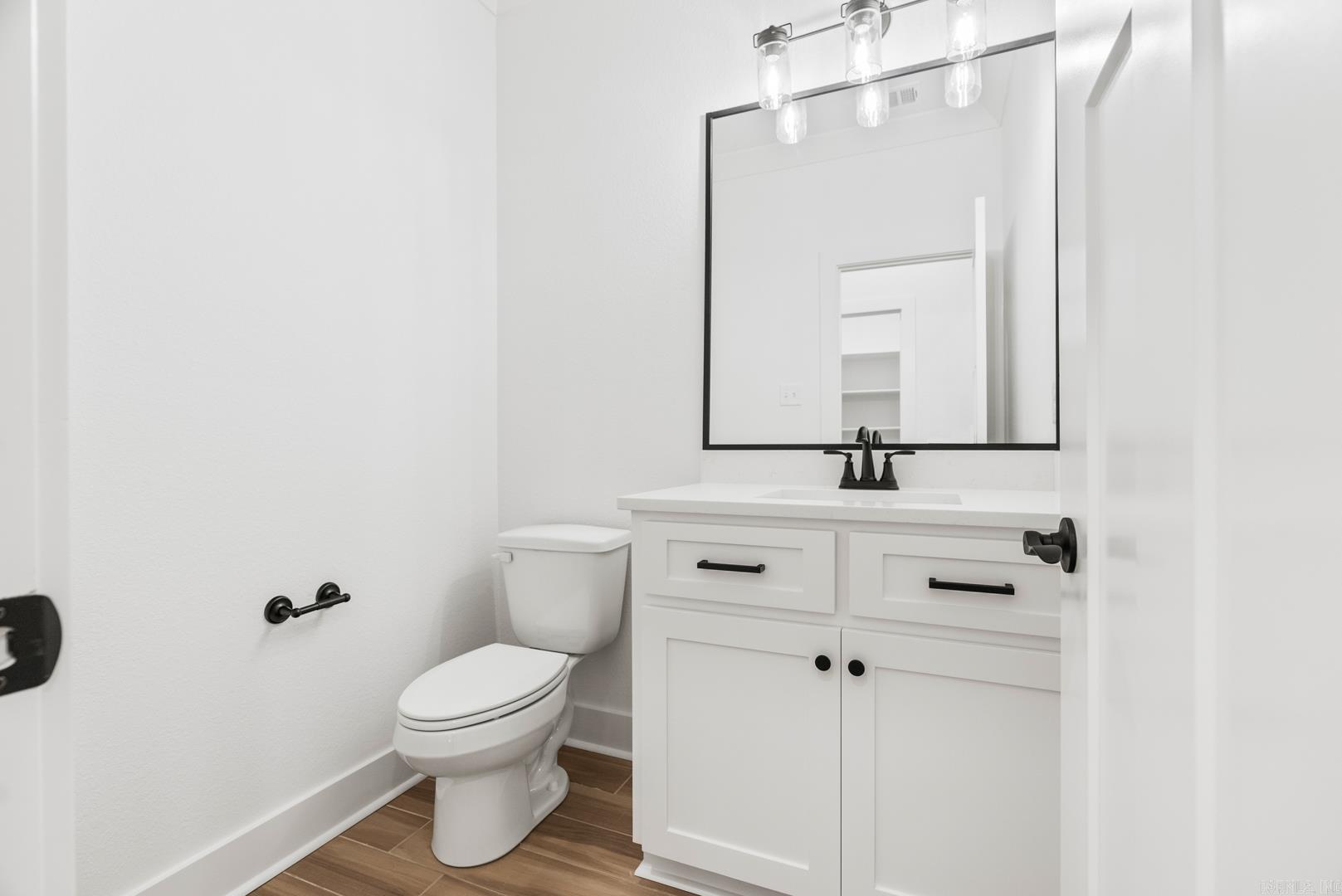 2333 Lakewood Circle