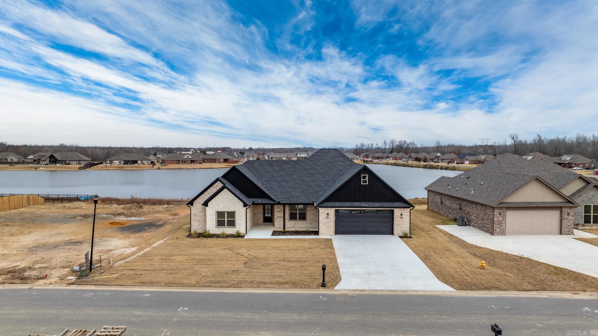 2333 Lakewood Circle