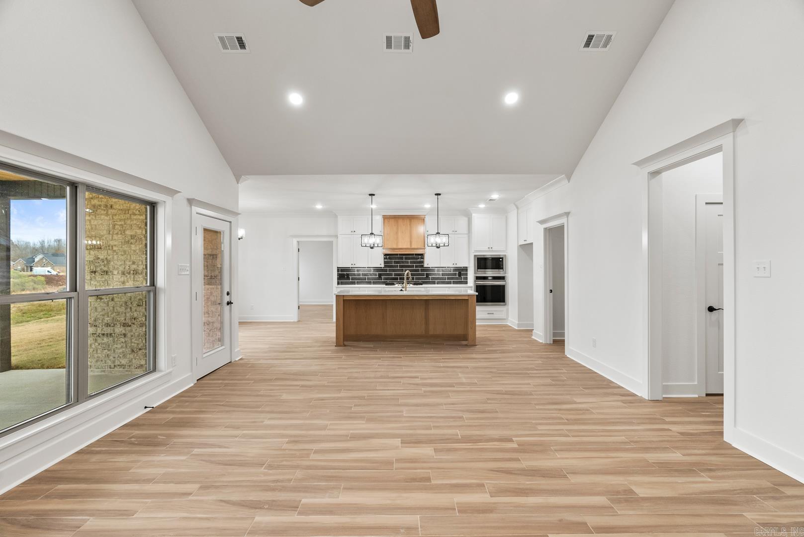 2333 Lakewood Circle