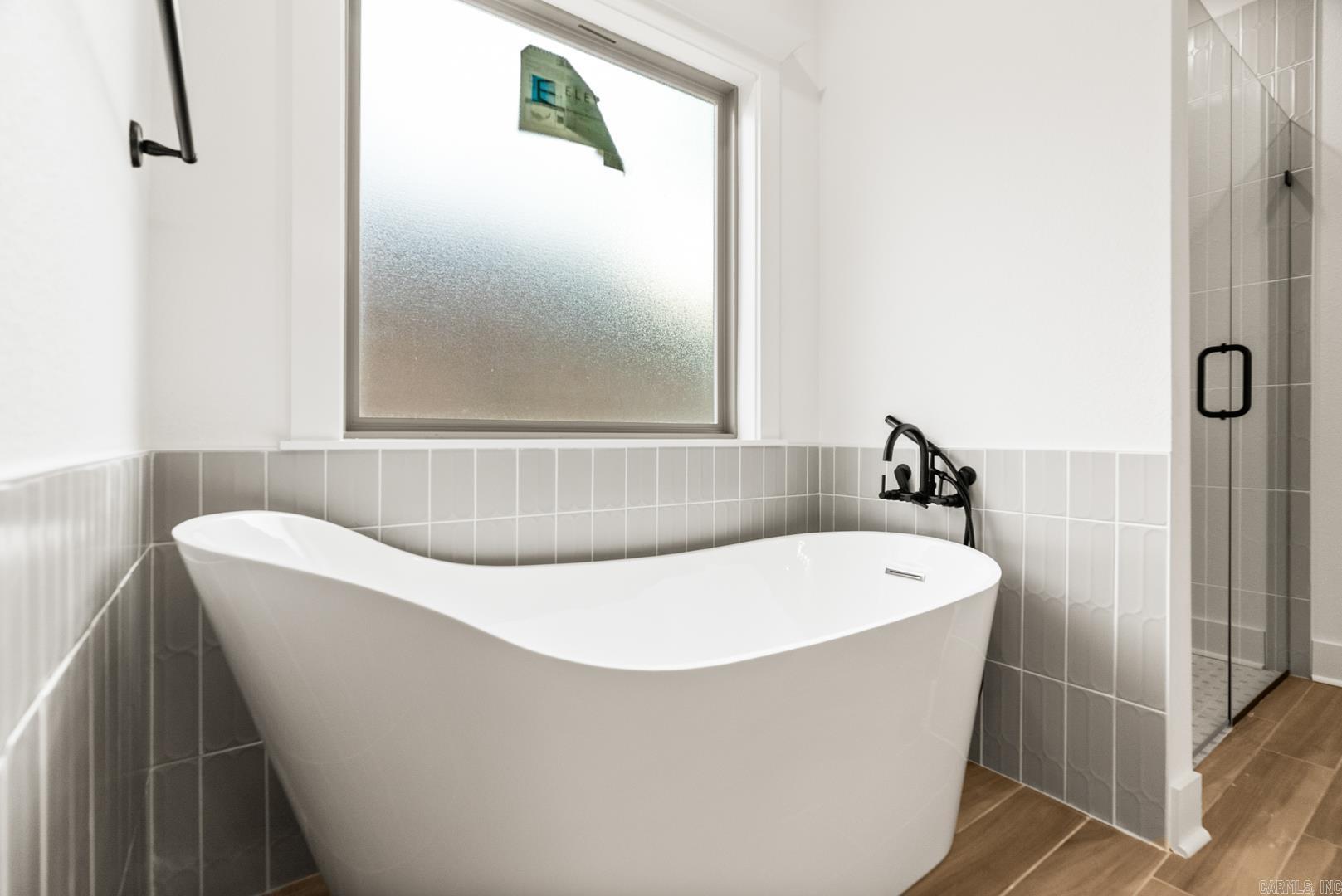 2333 Lakewood Circle