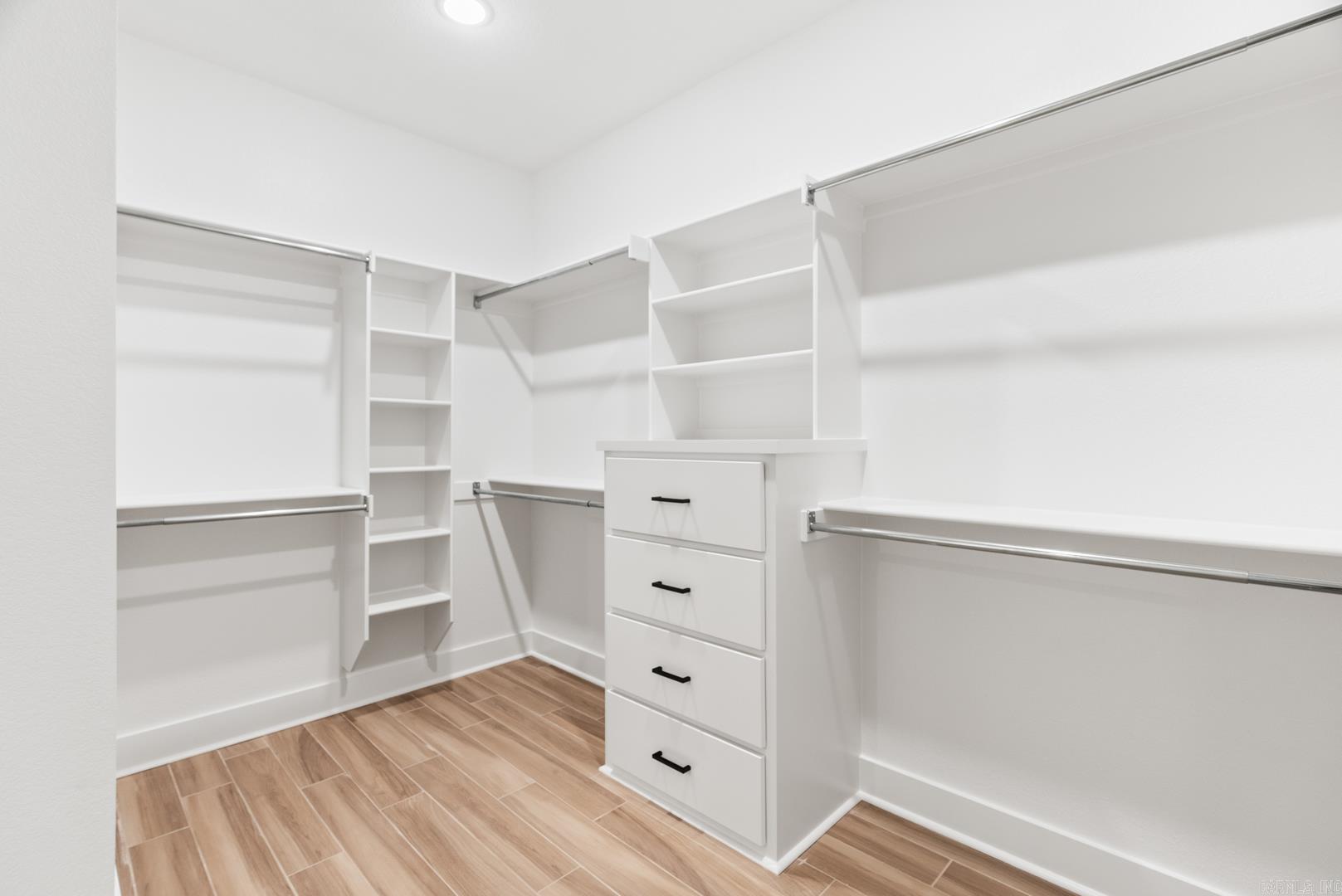 2333 Lakewood Circle