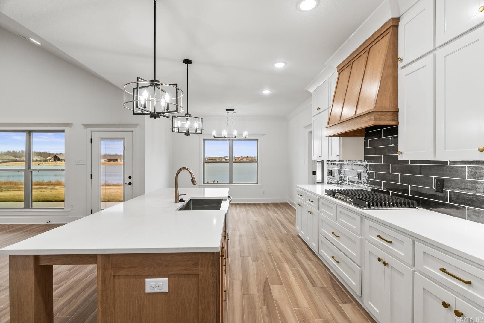 2333 Lakewood Circle