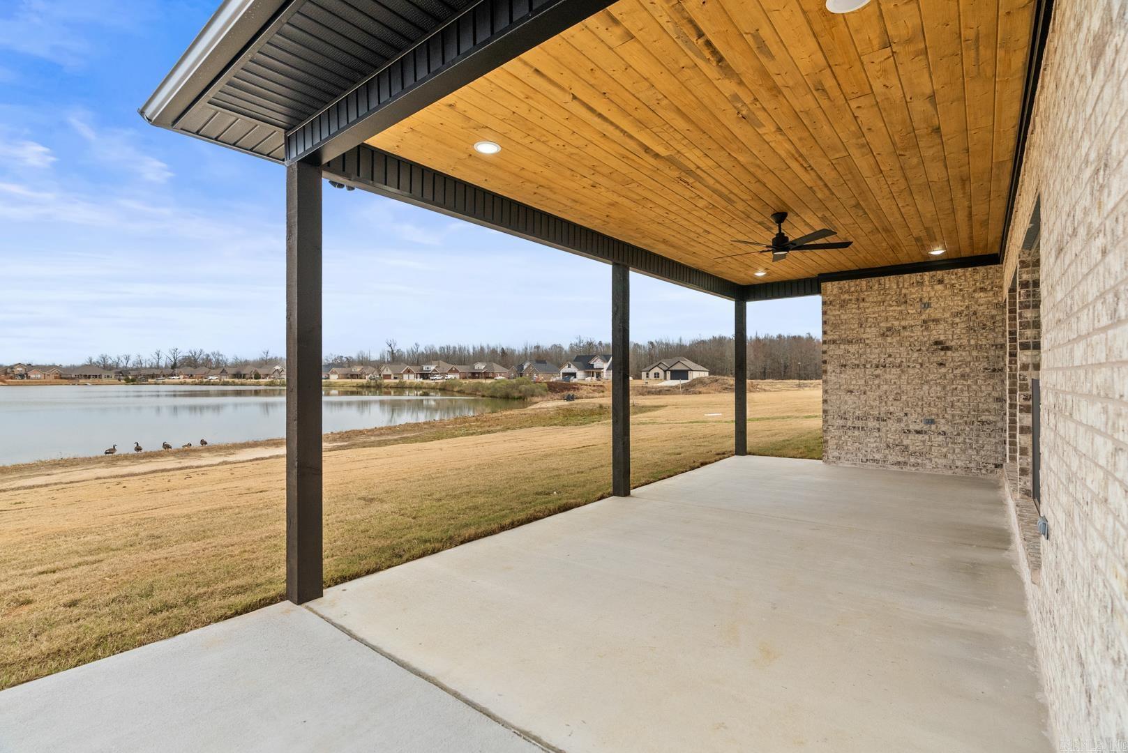 2333 Lakewood Circle