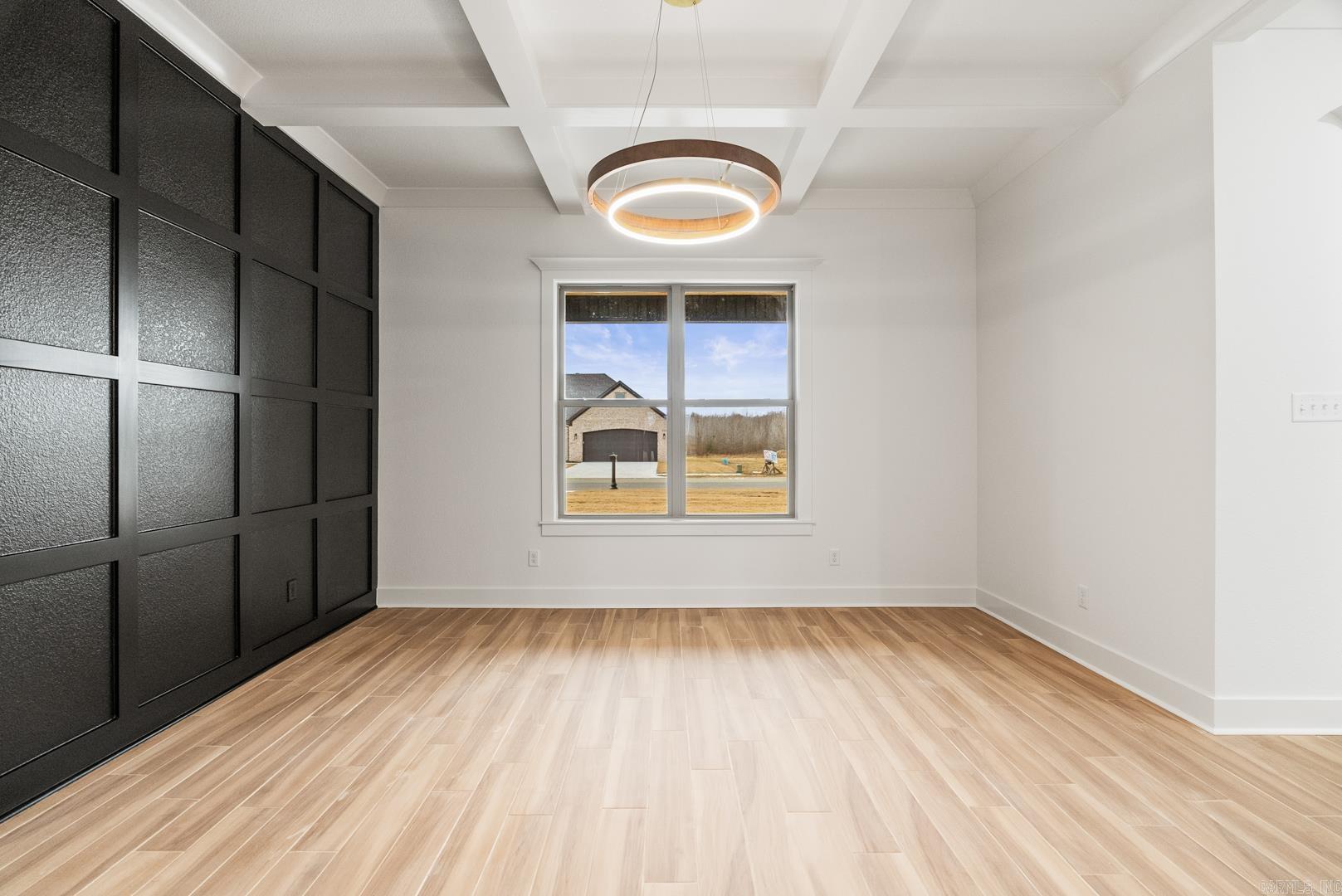 2333 Lakewood Circle