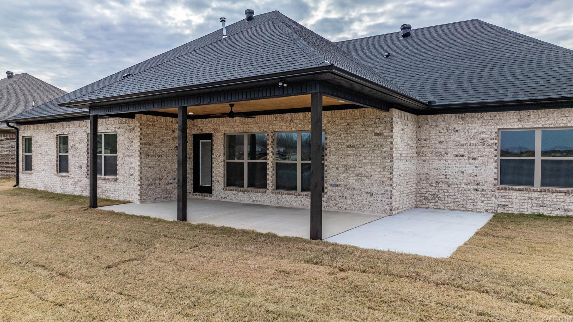 2333 Lakewood Circle