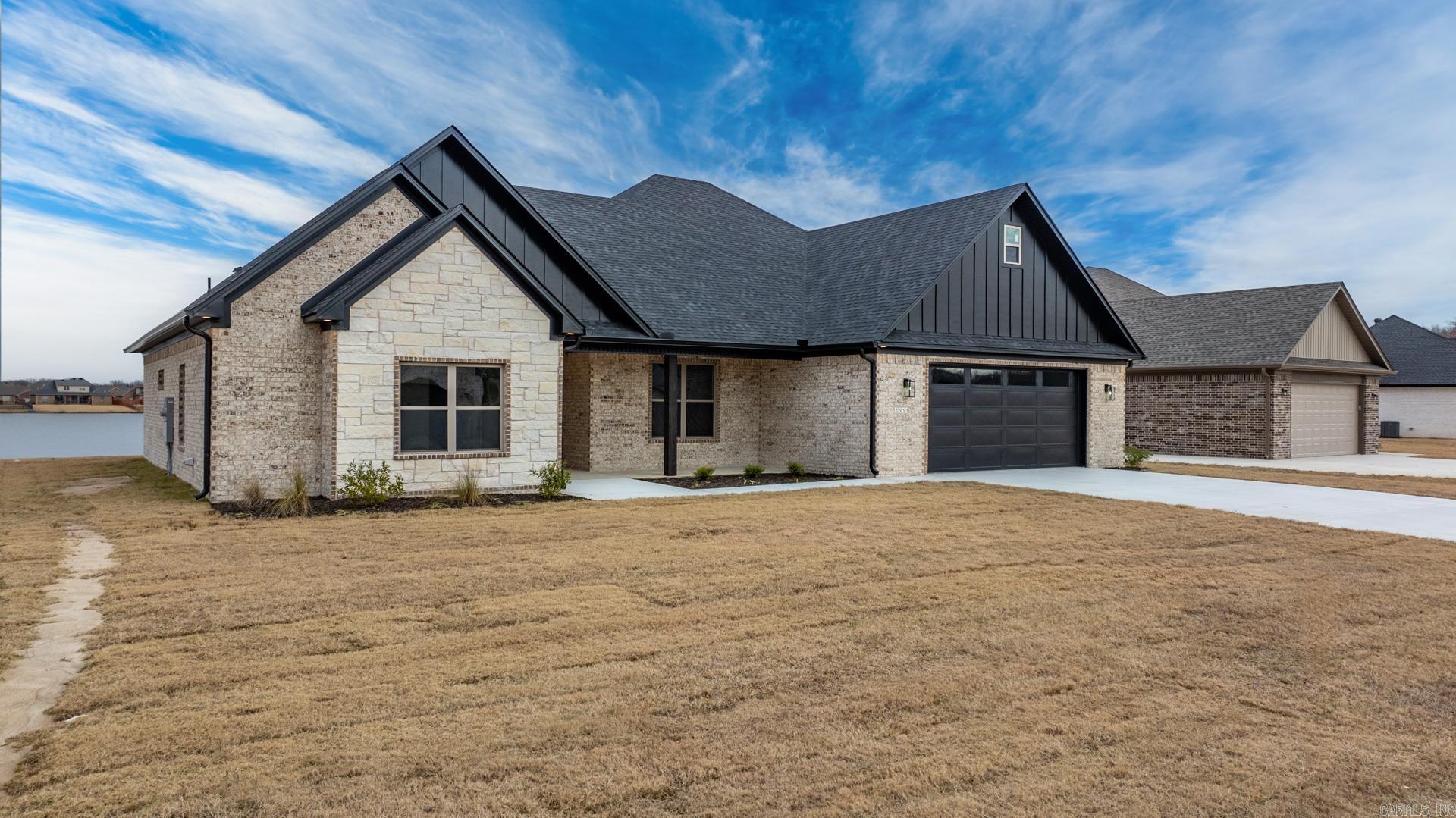 2333 Lakewood Circle