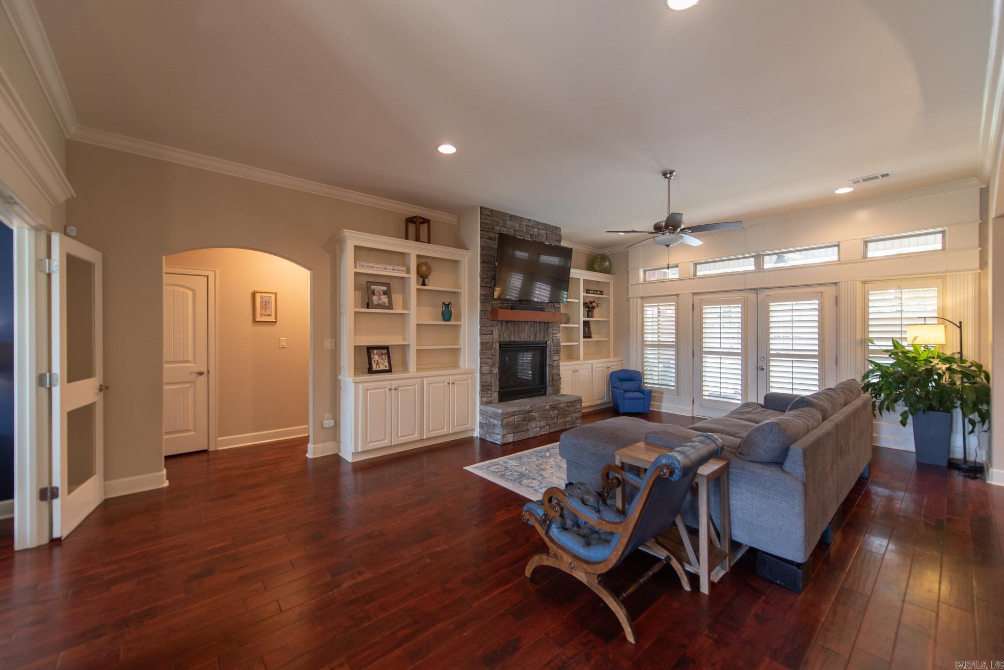 8317 Sapphire Cove