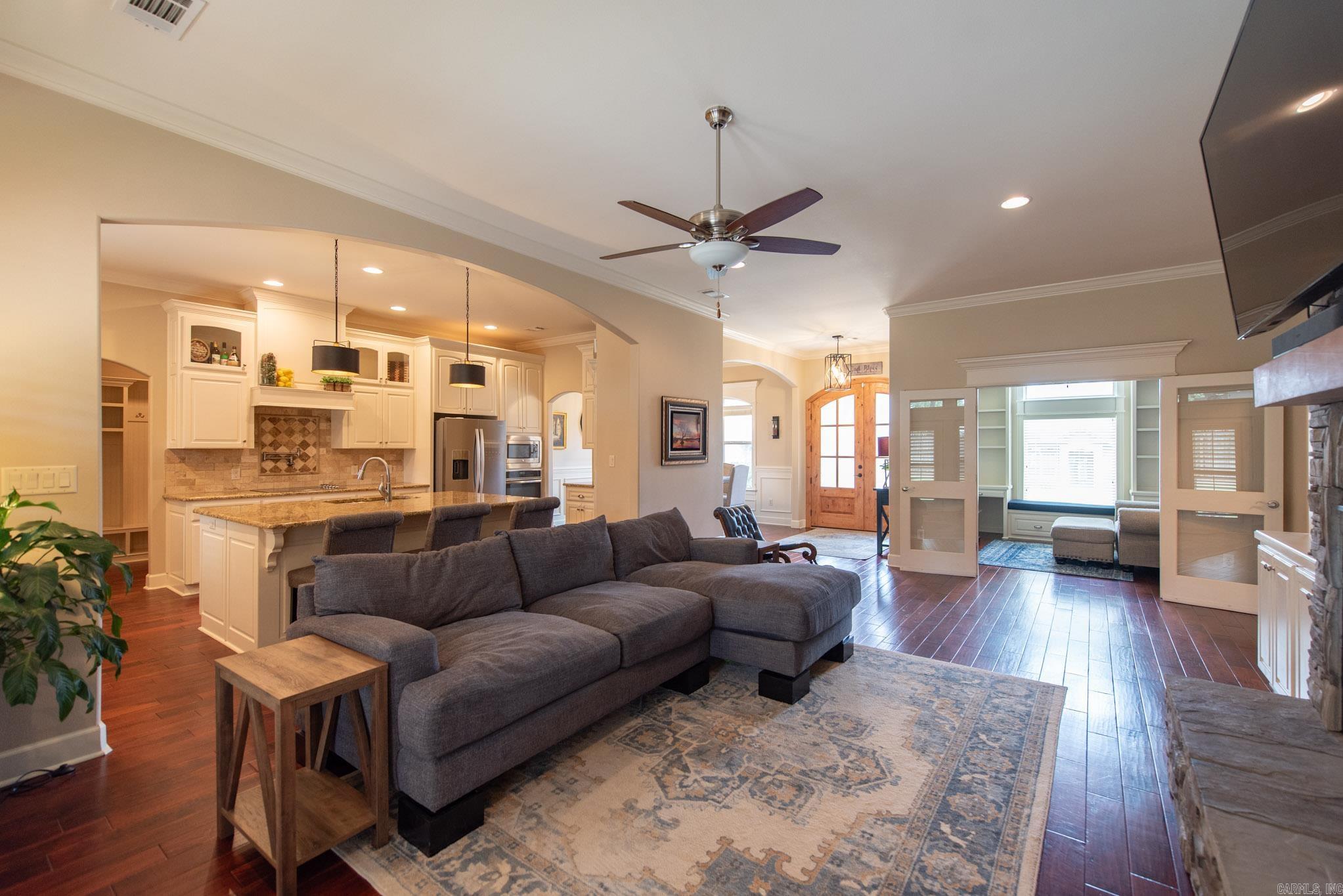 8317 Sapphire Cove