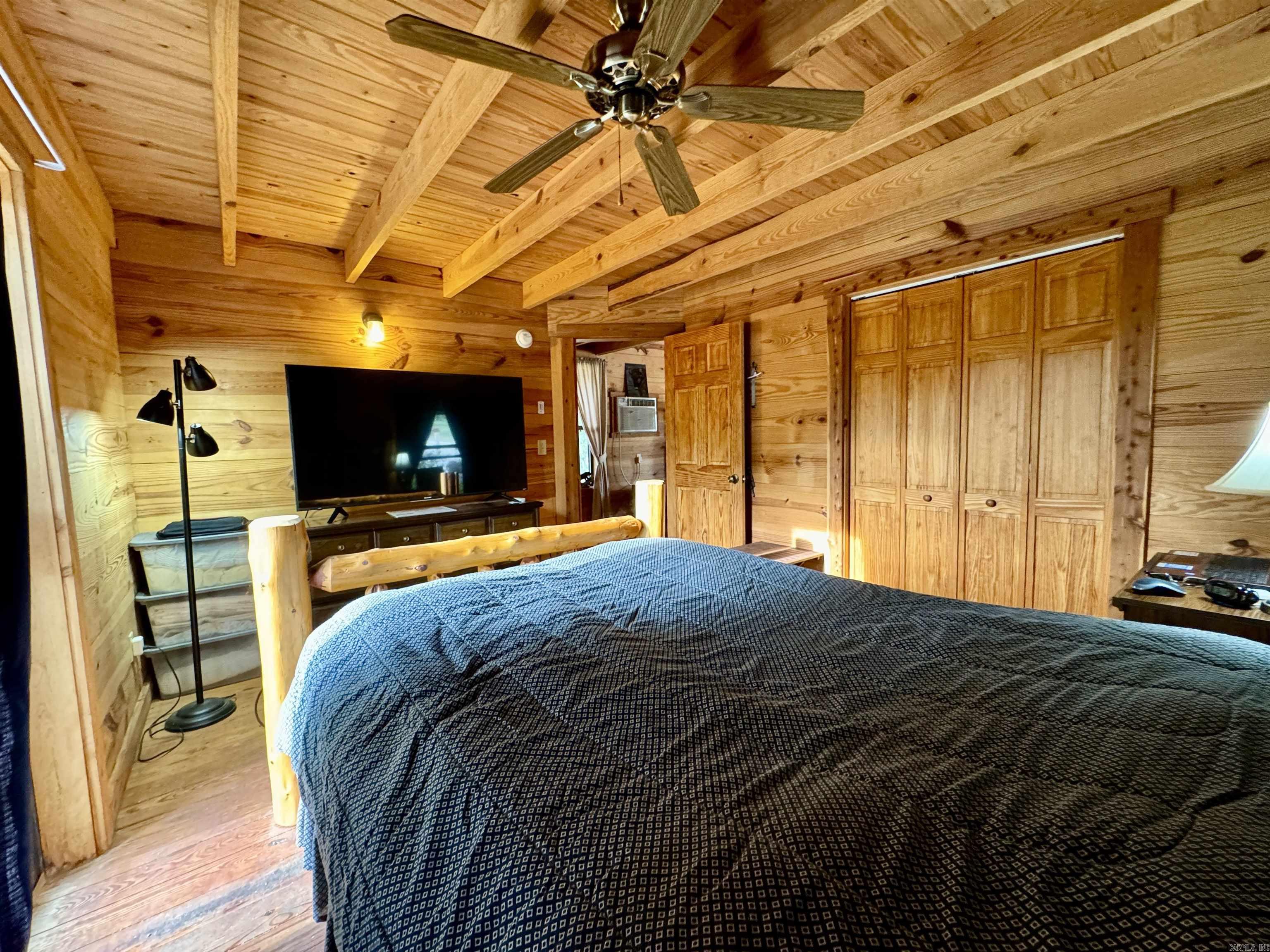 105 Cleng Persson Street