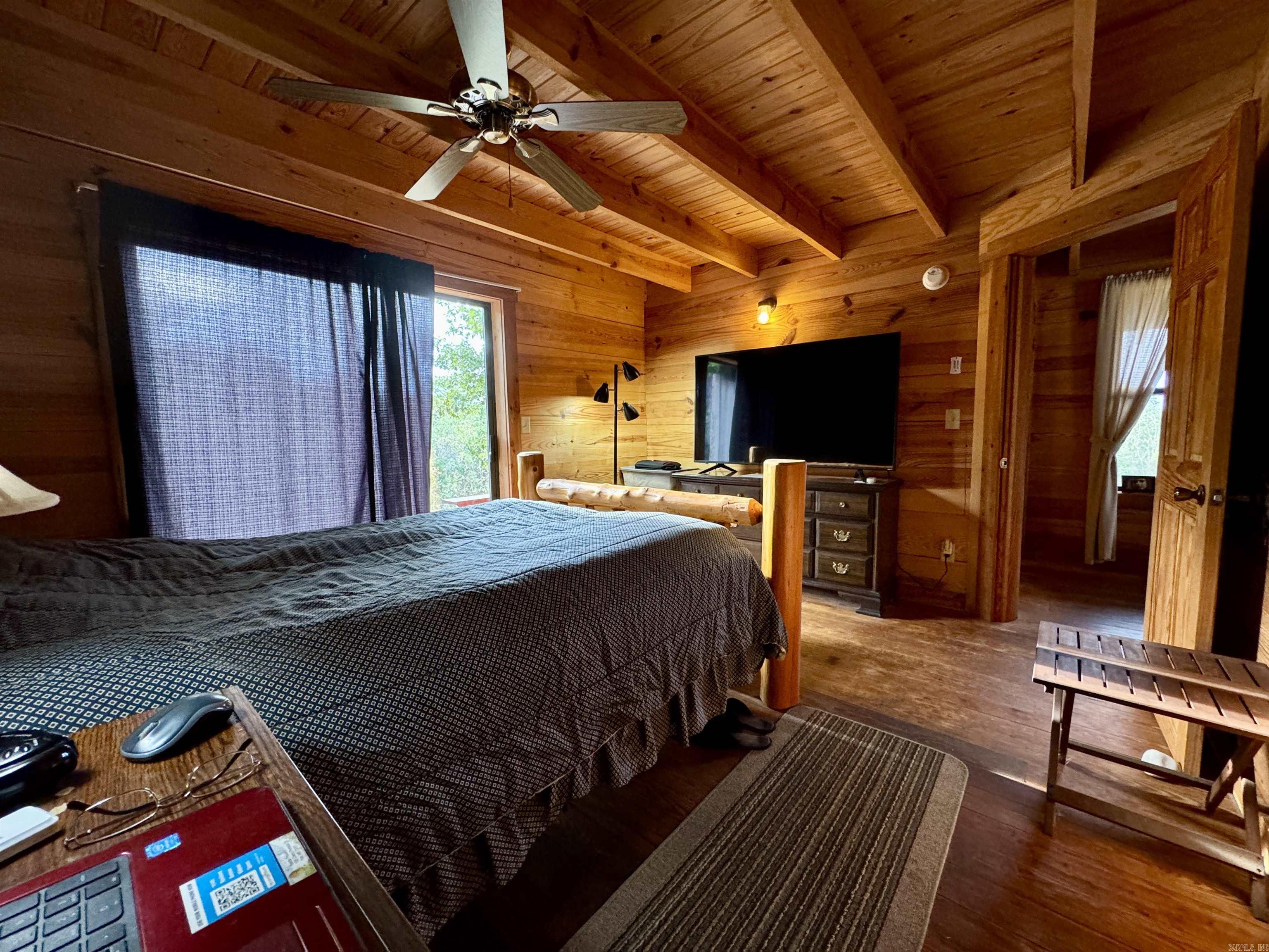 105 Cleng Persson Street