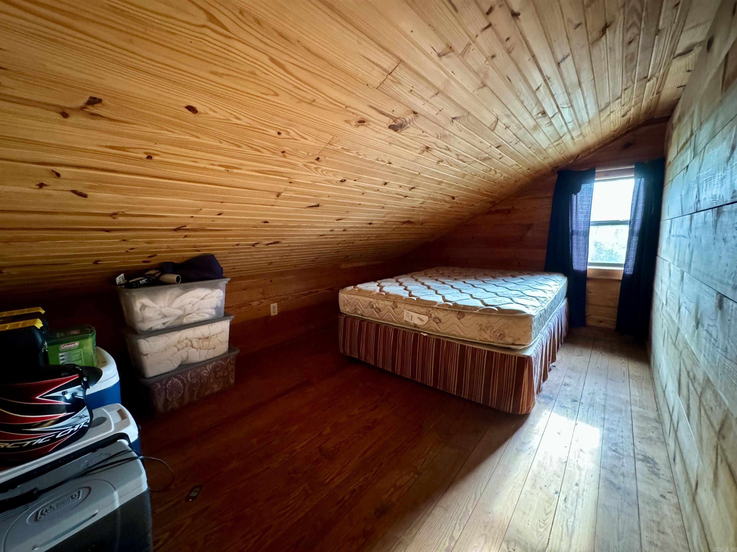 105 Cleng Persson Street