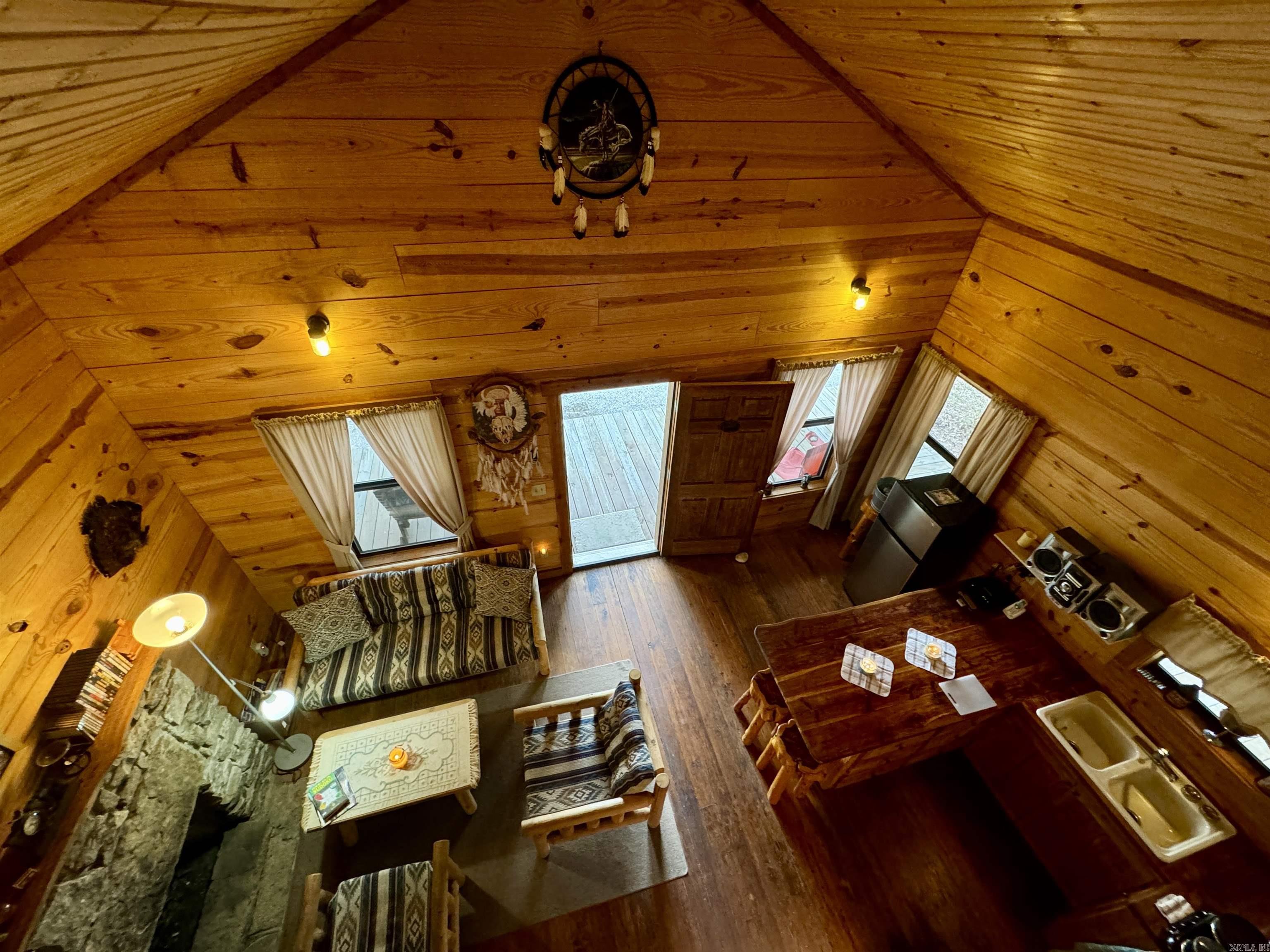 105 Cleng Persson Street