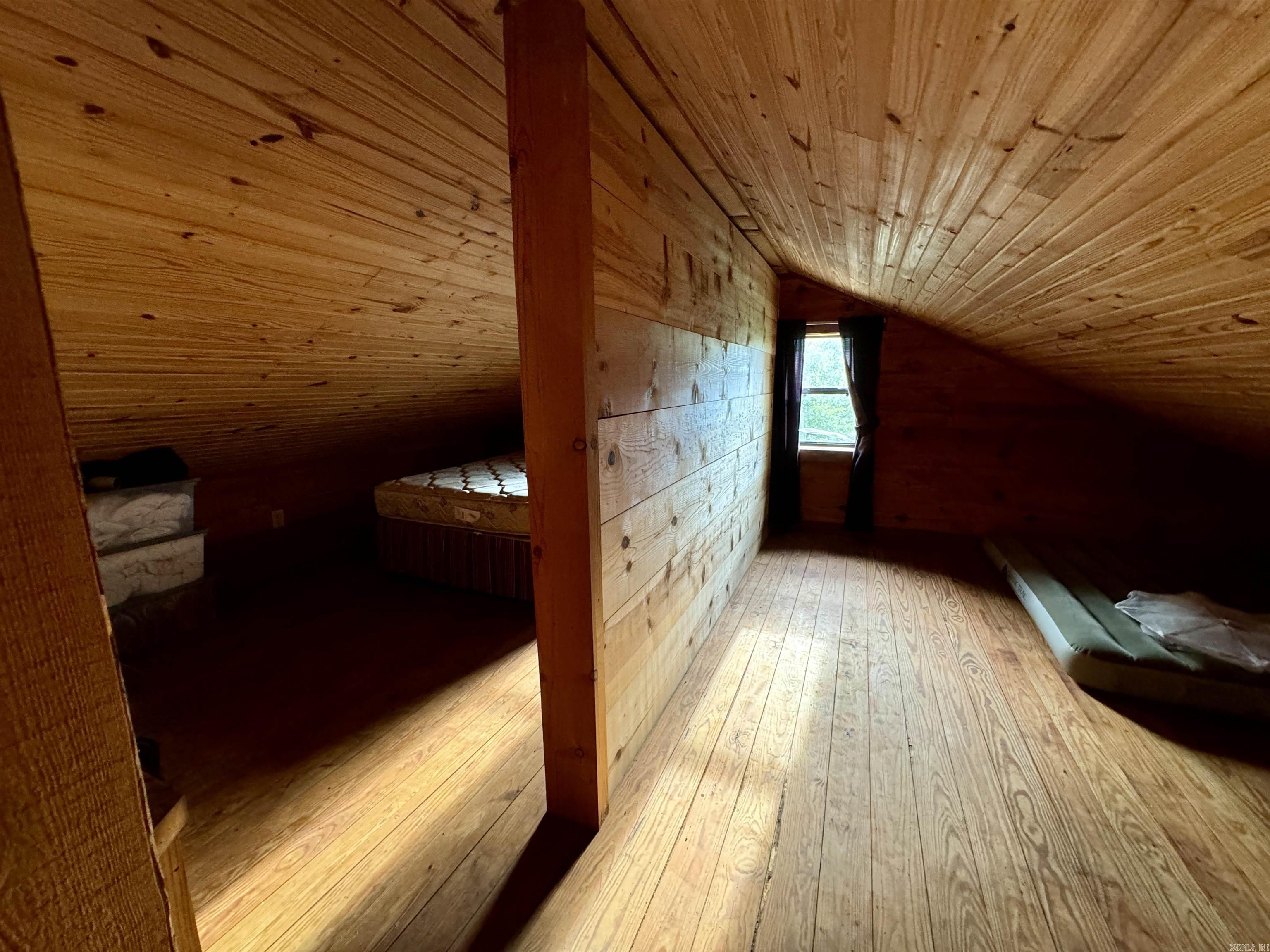 105 Cleng Persson Street