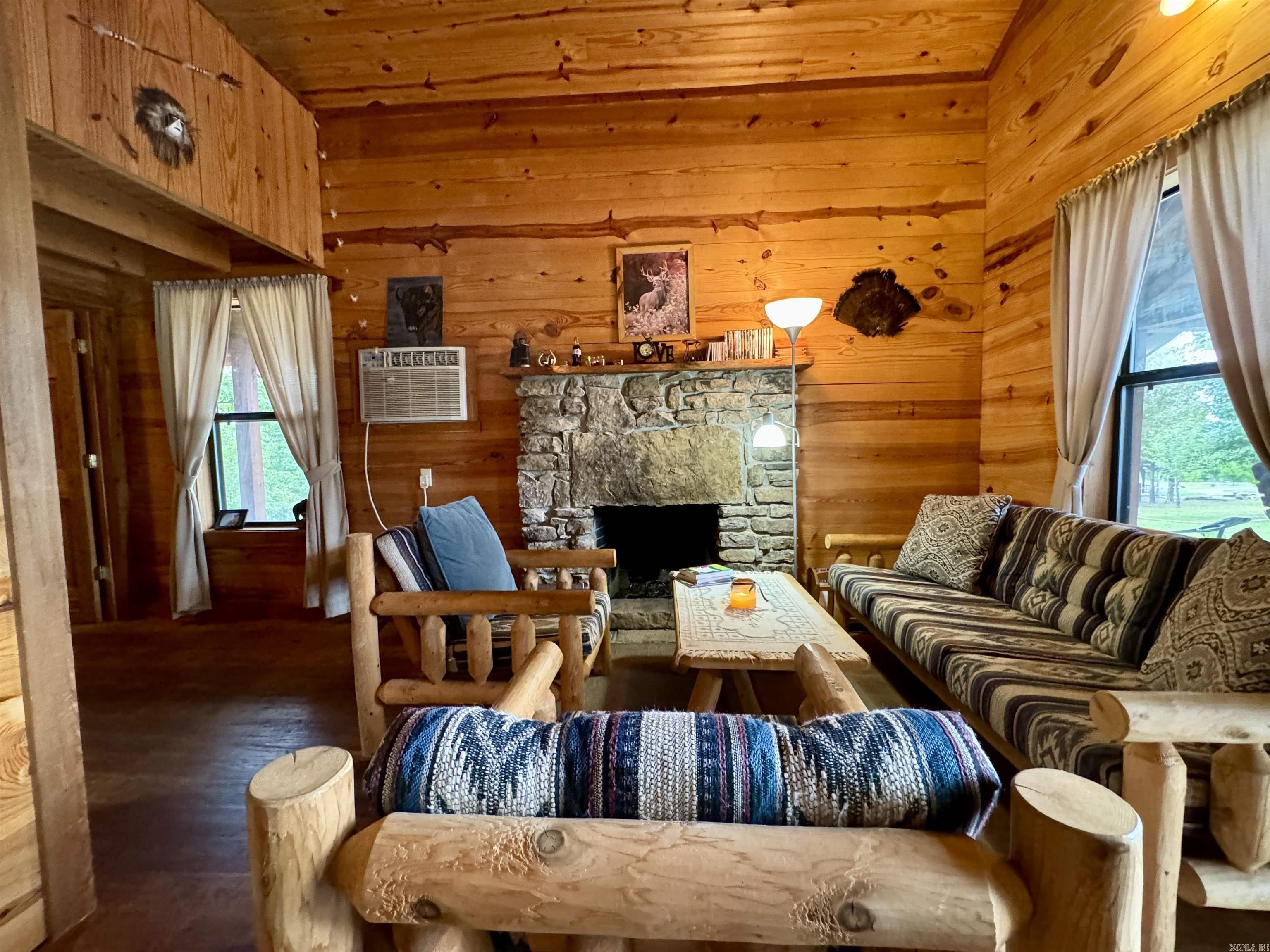 105 Cleng Persson Street