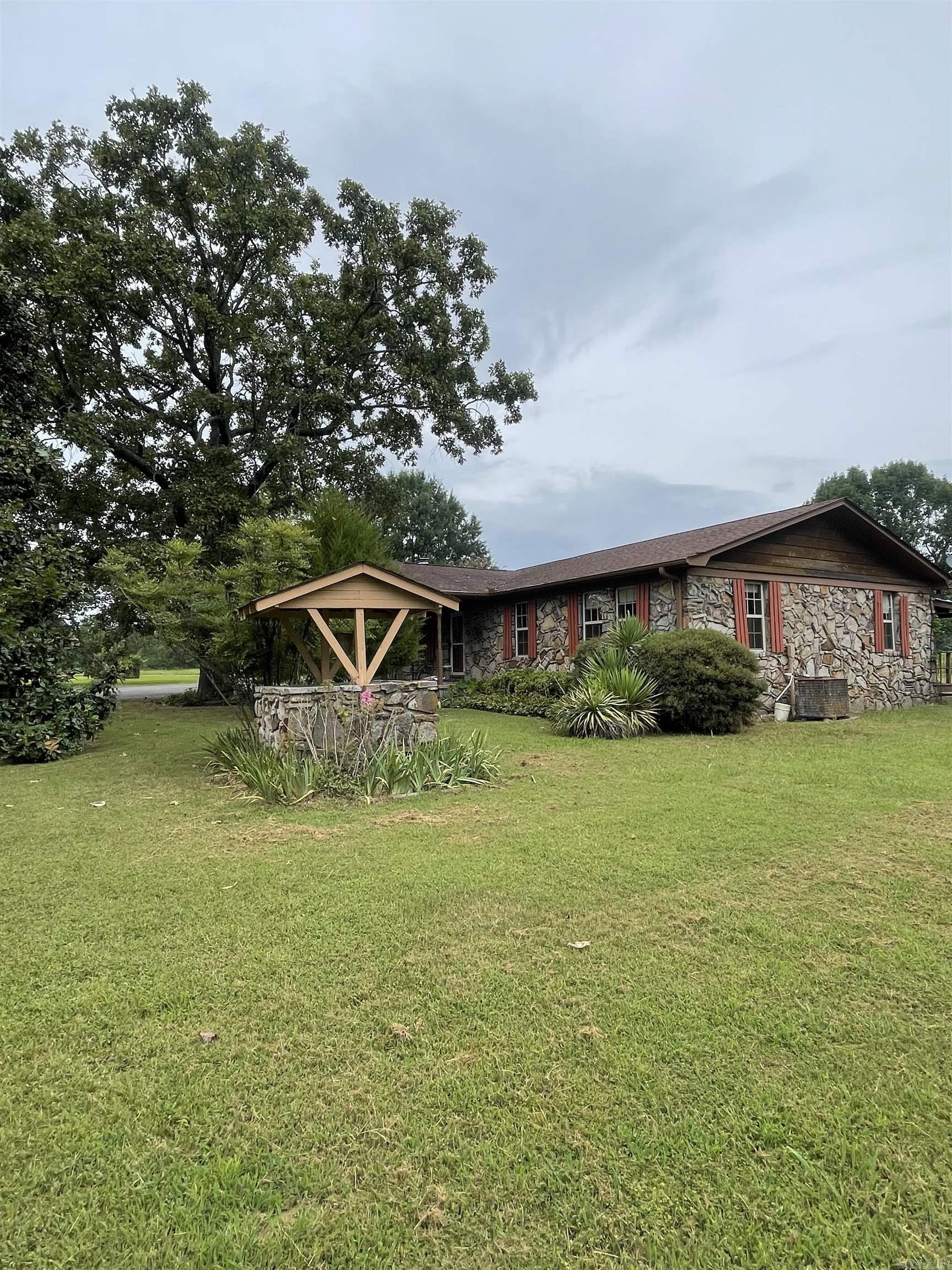 1318 W Highway 64