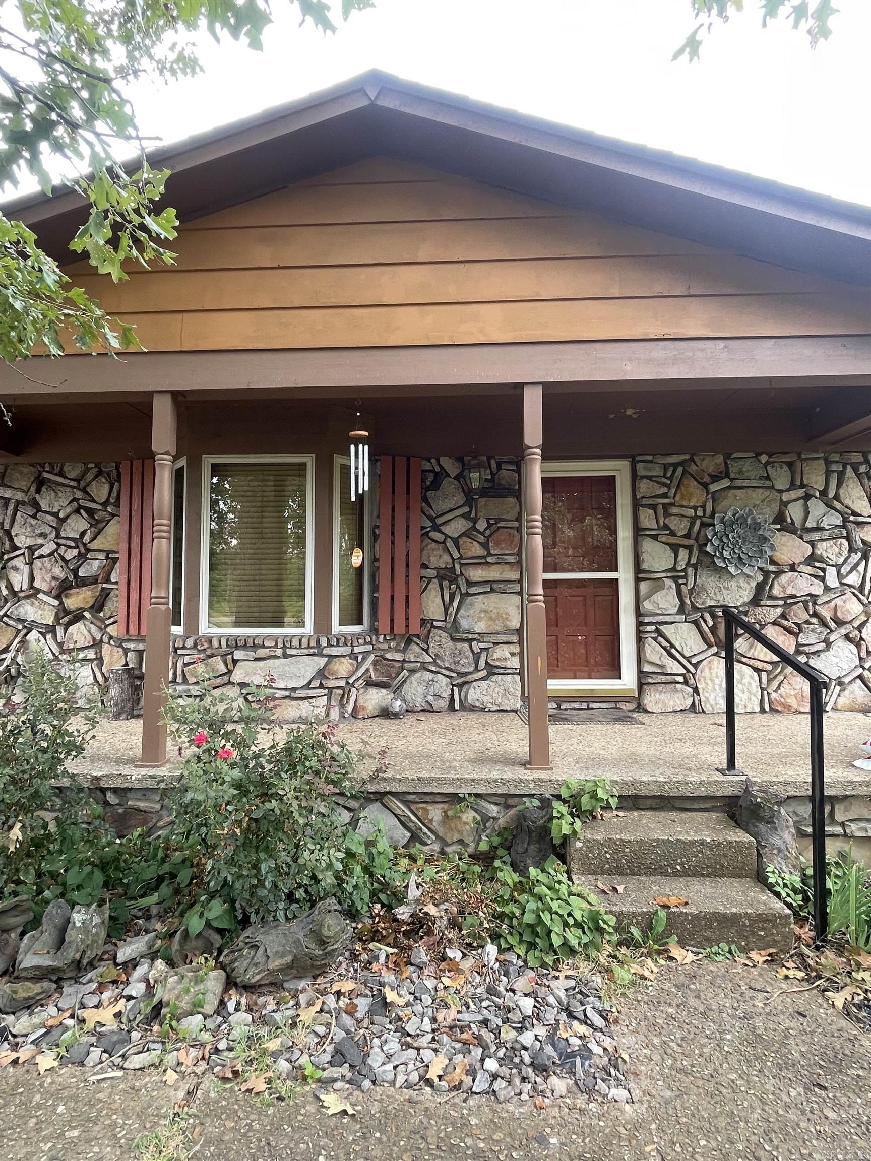1318 W Highway 64