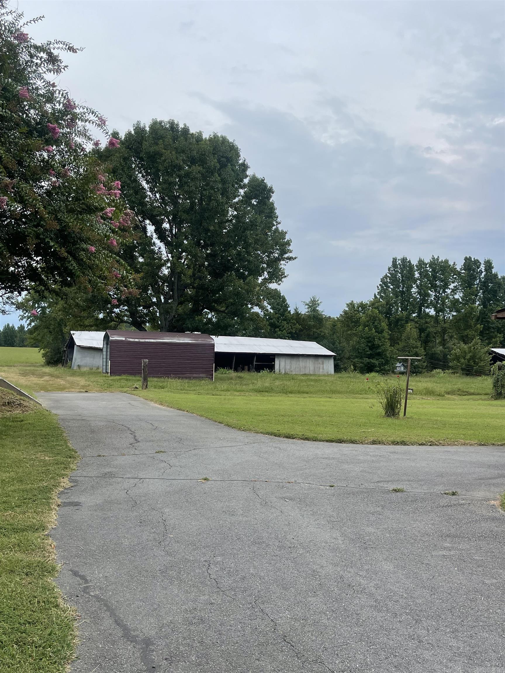 1318 W Highway 64