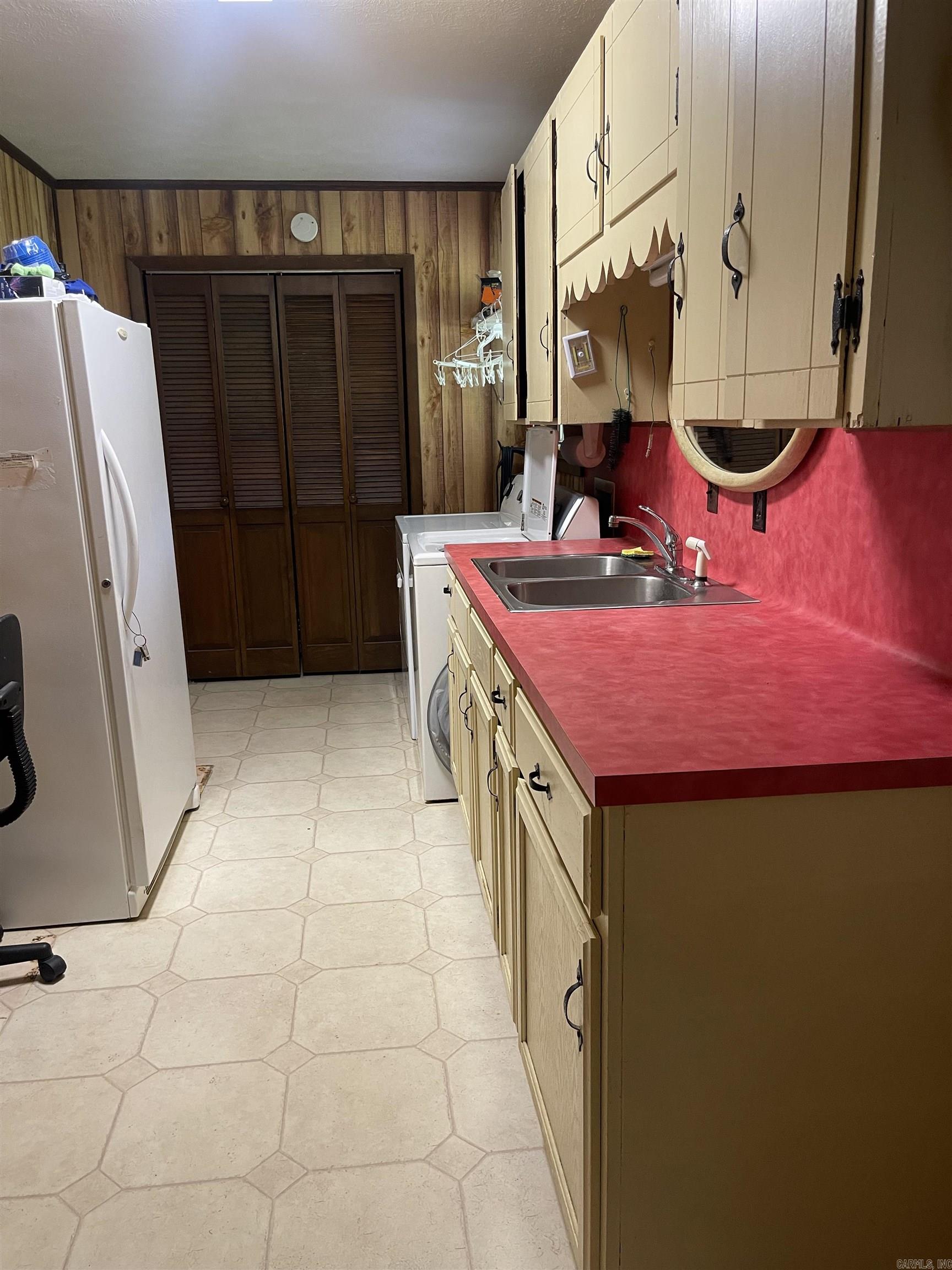 1318 W Highway 64