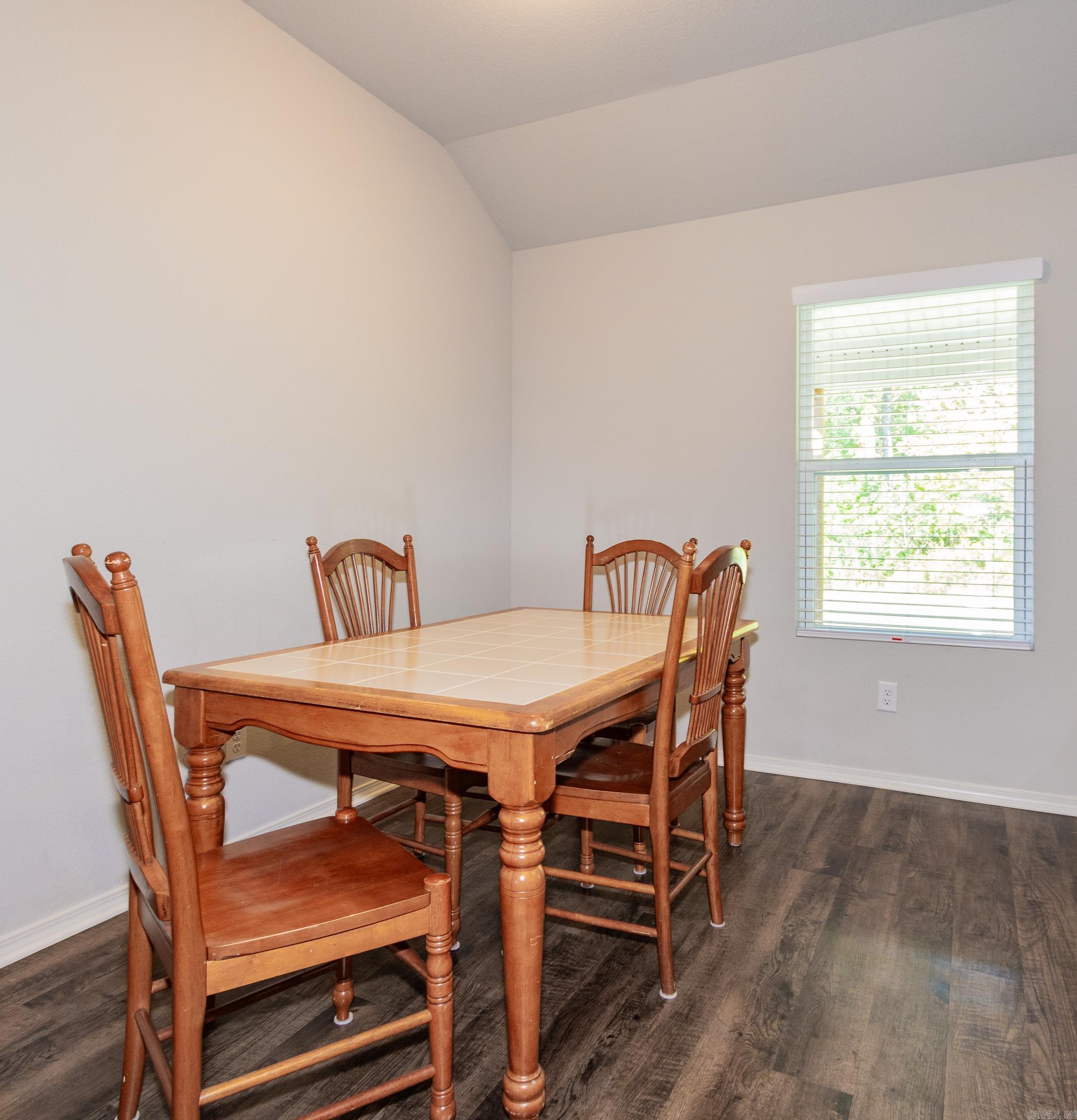 6048 Woodcreek Cove