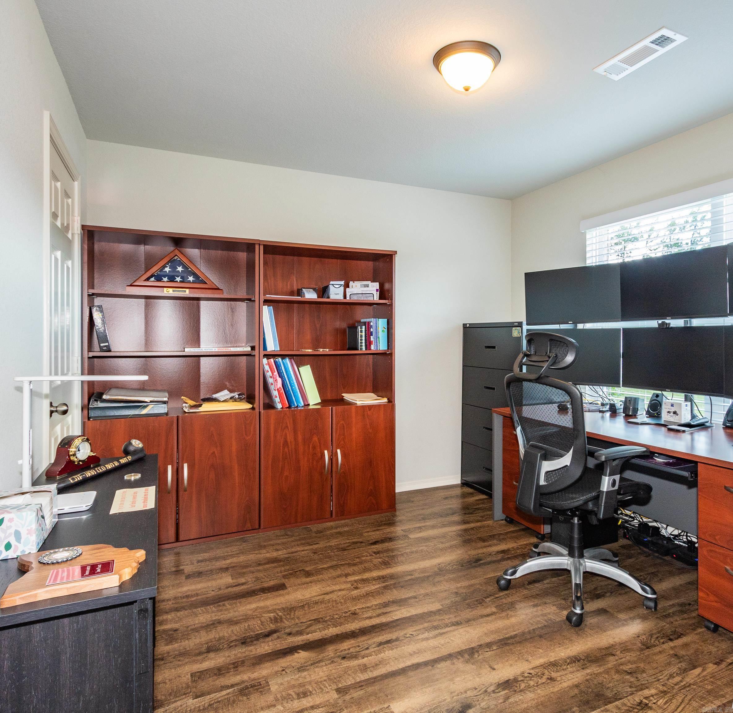 6048 Woodcreek Cove