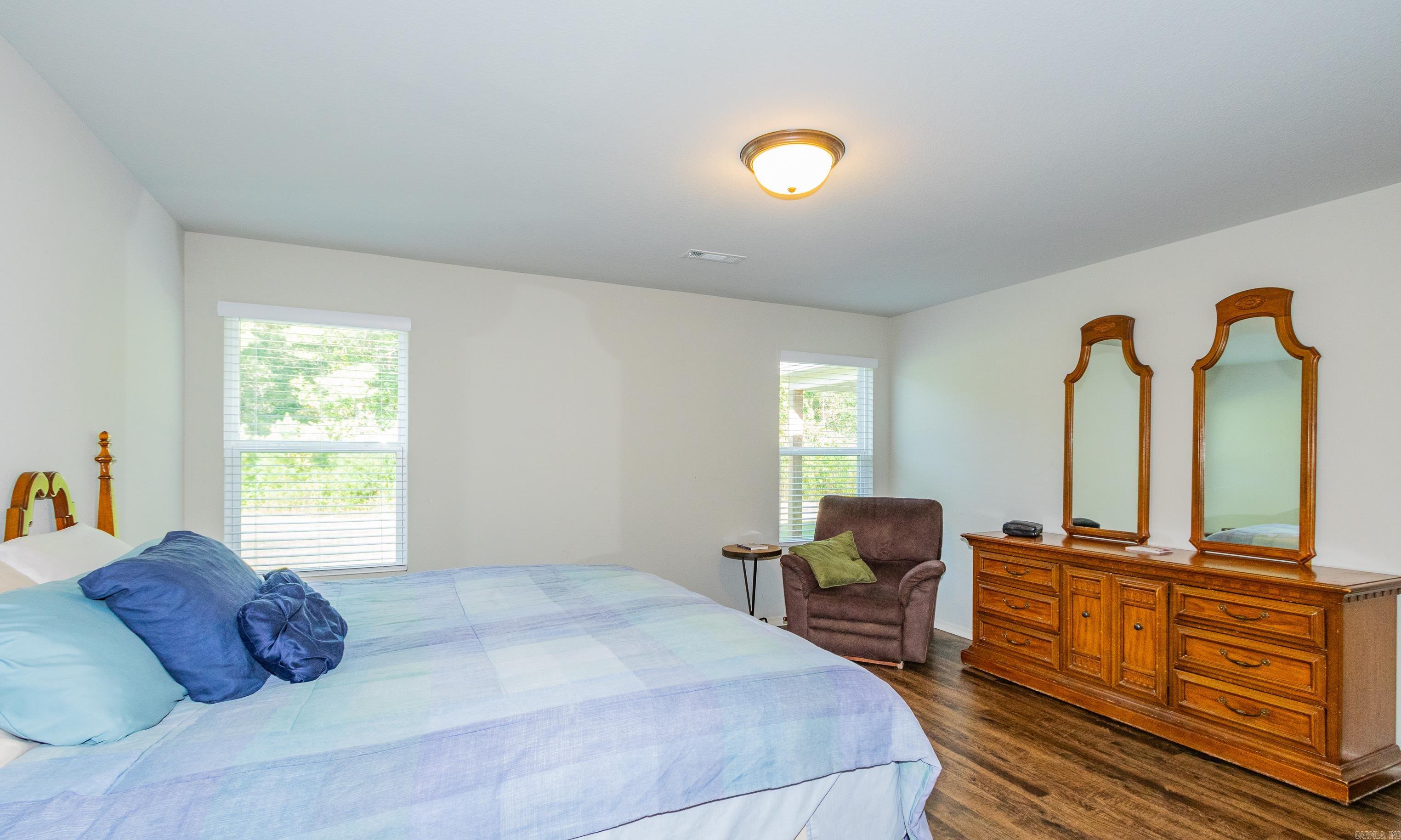 6048 Woodcreek Cove