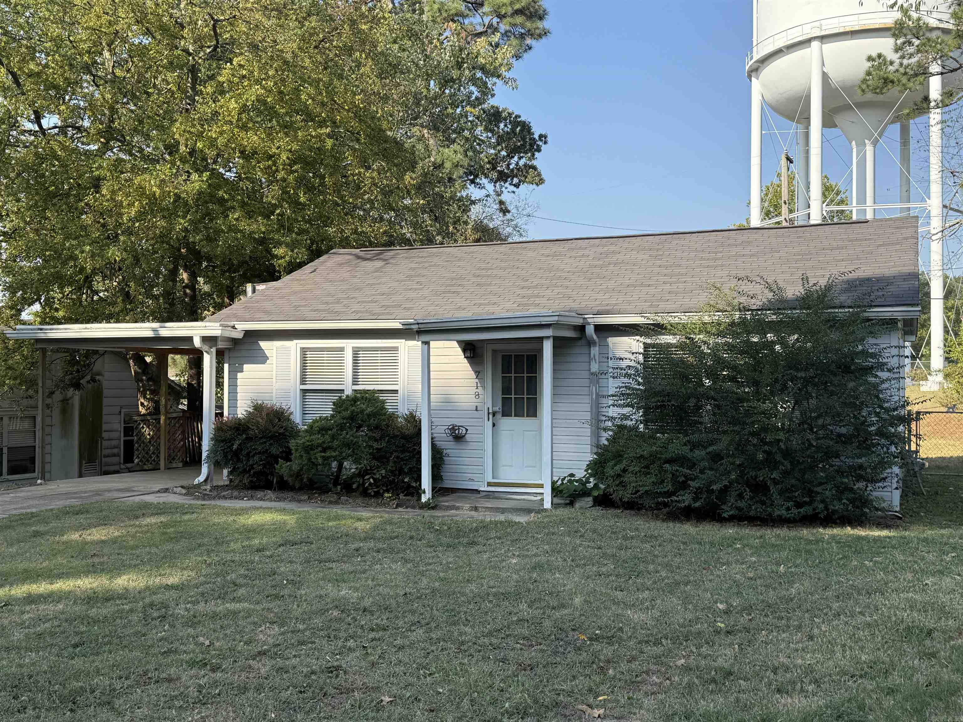 718 Dalewood
