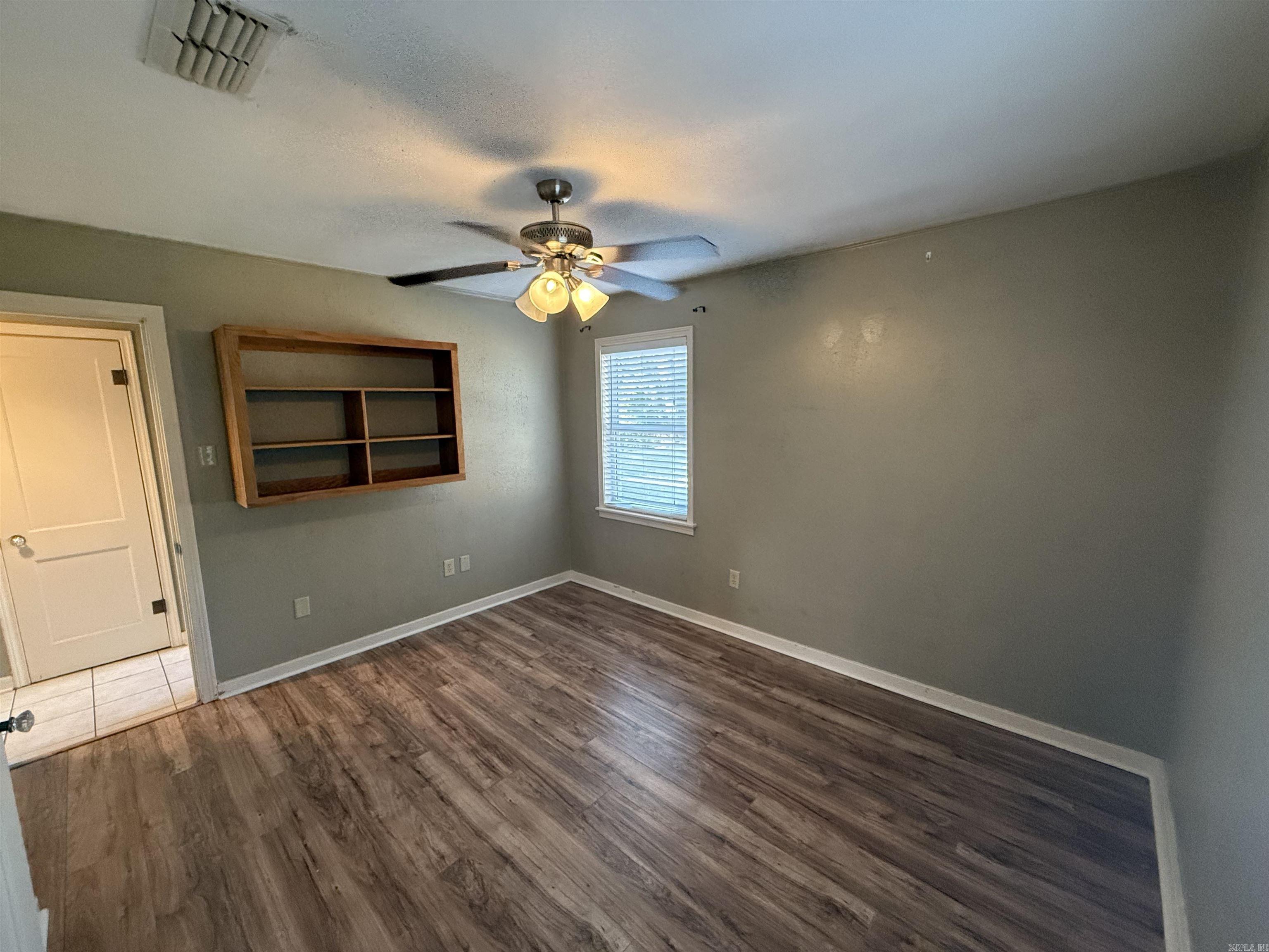 718 Dalewood