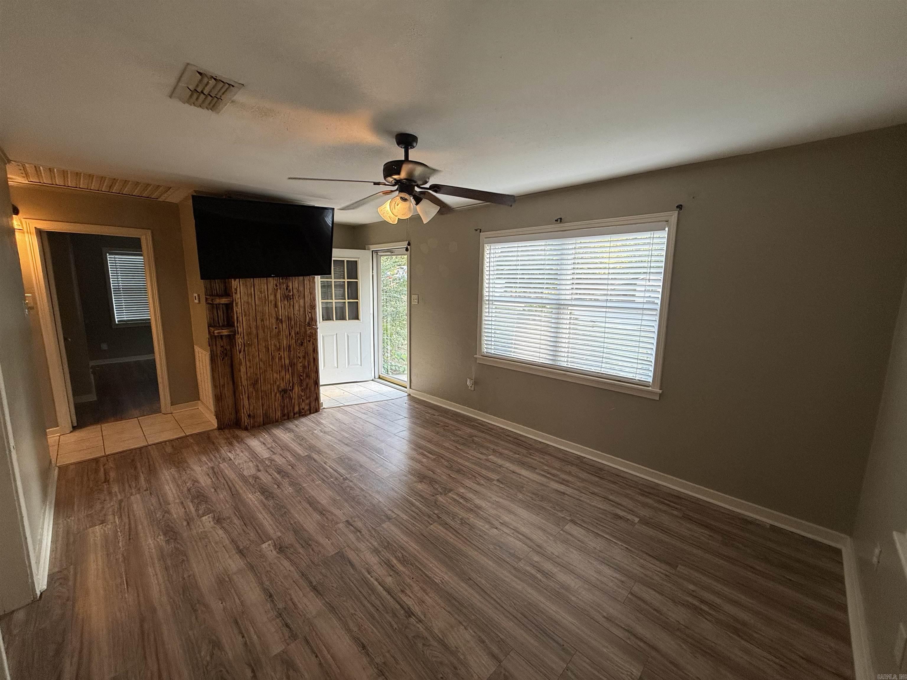 718 Dalewood