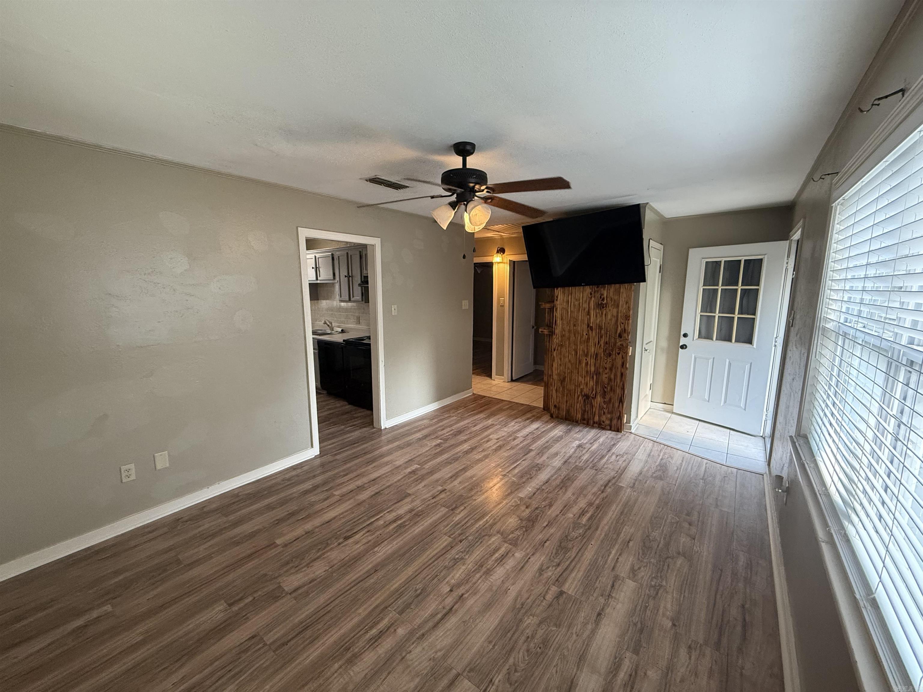 718 Dalewood