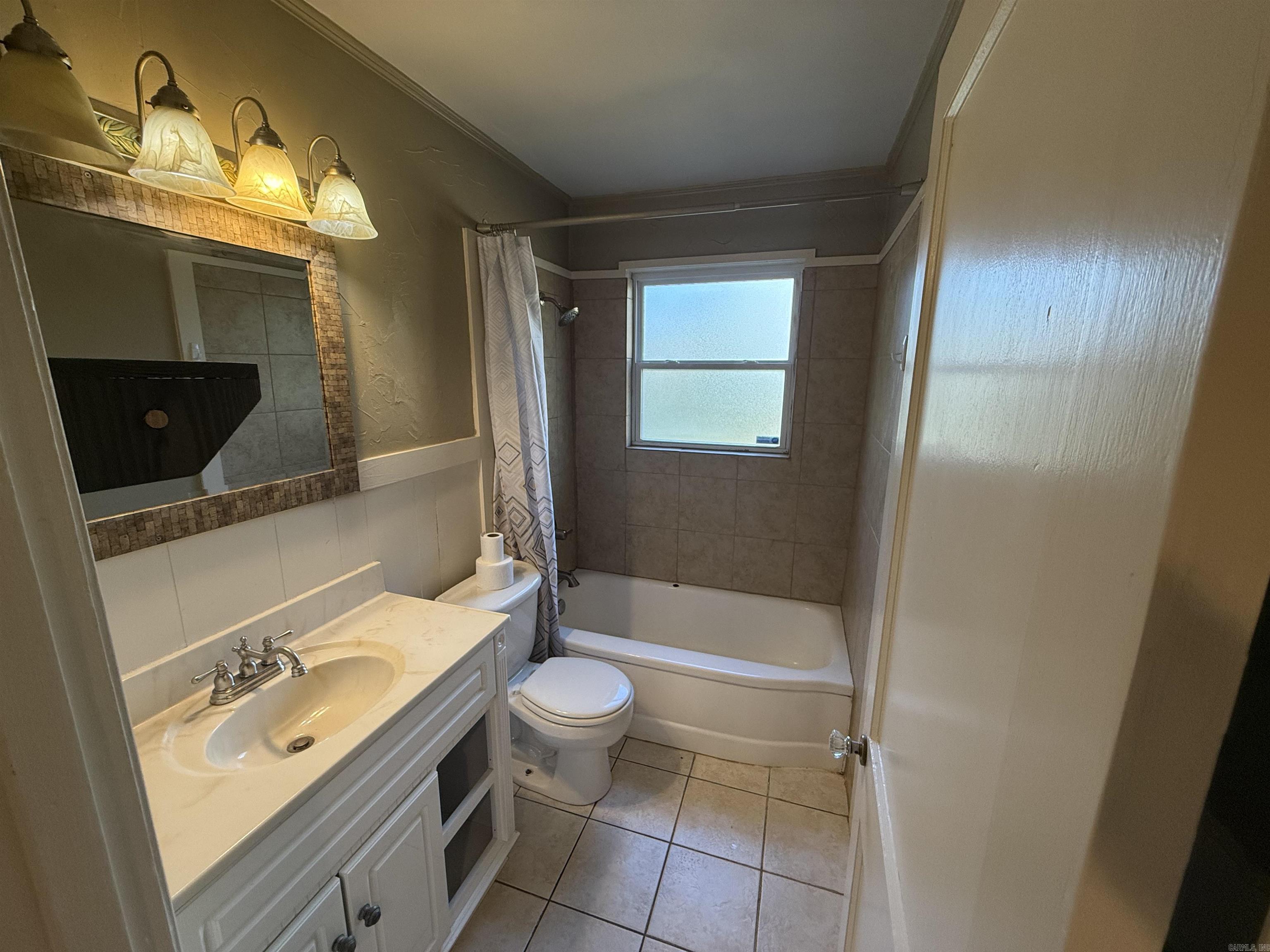 718 Dalewood