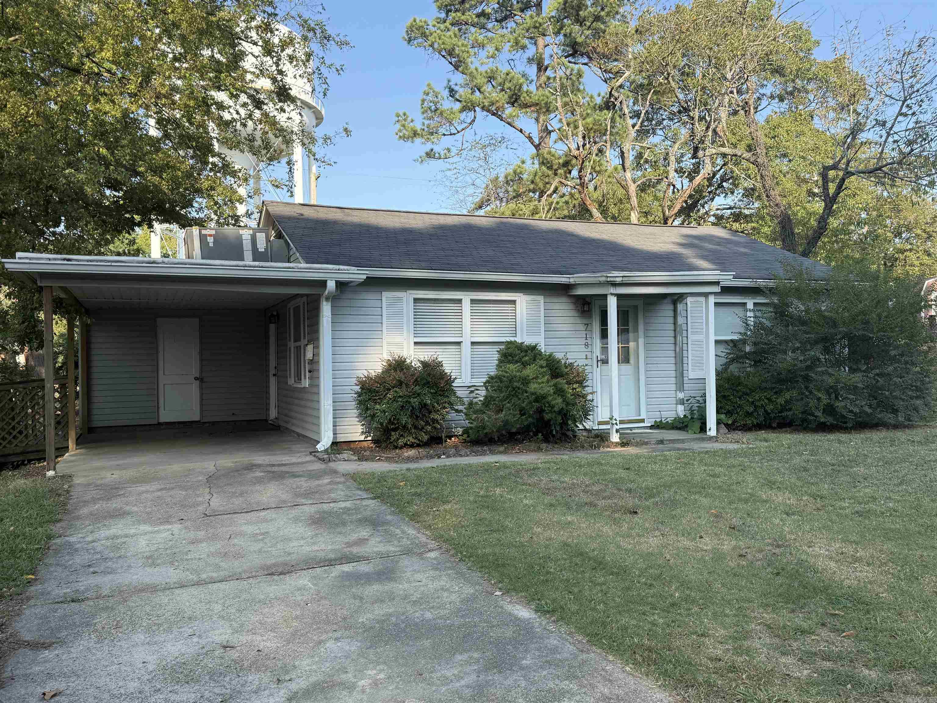 718 Dalewood