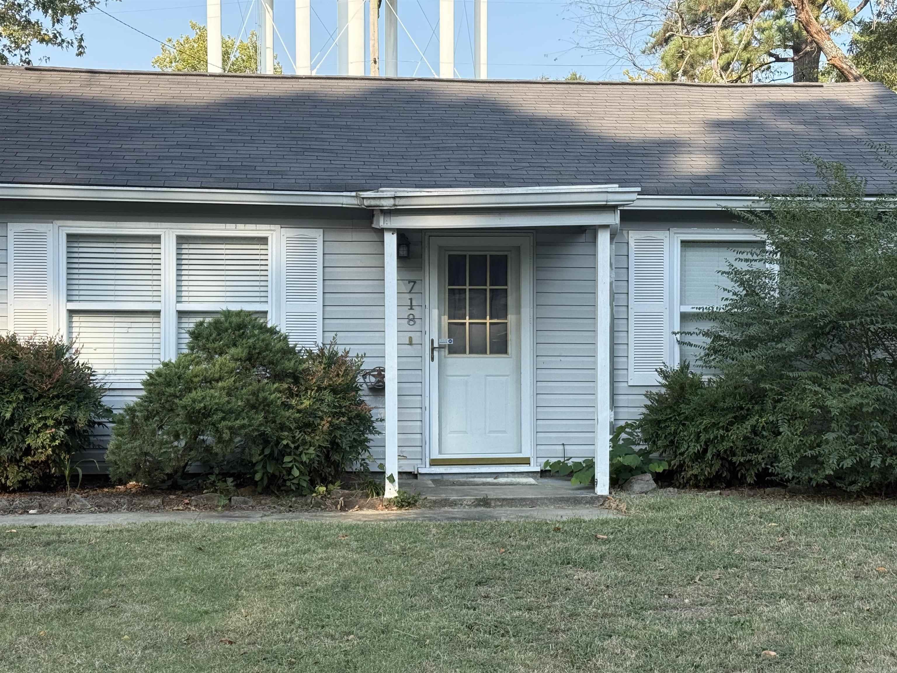 718 Dalewood