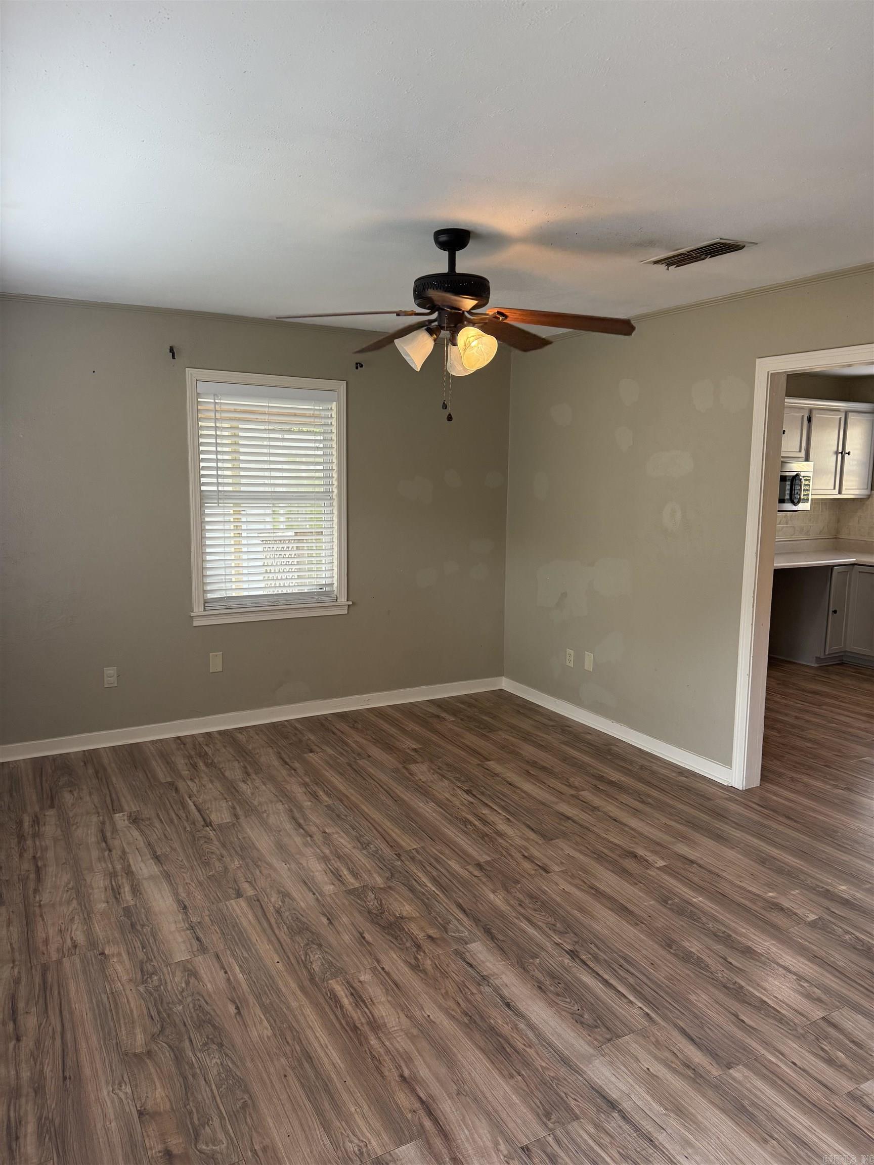 718 Dalewood