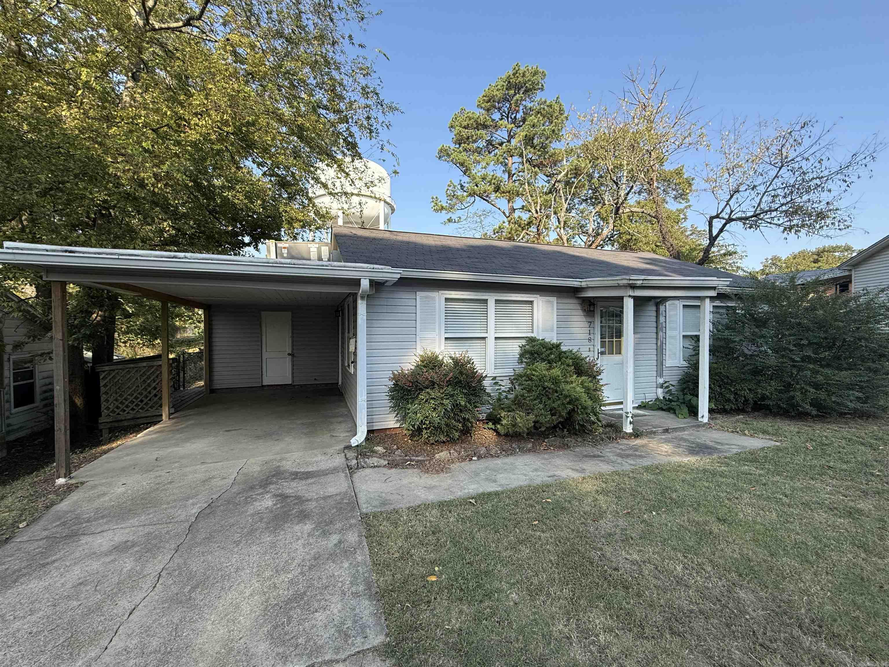 718 Dalewood