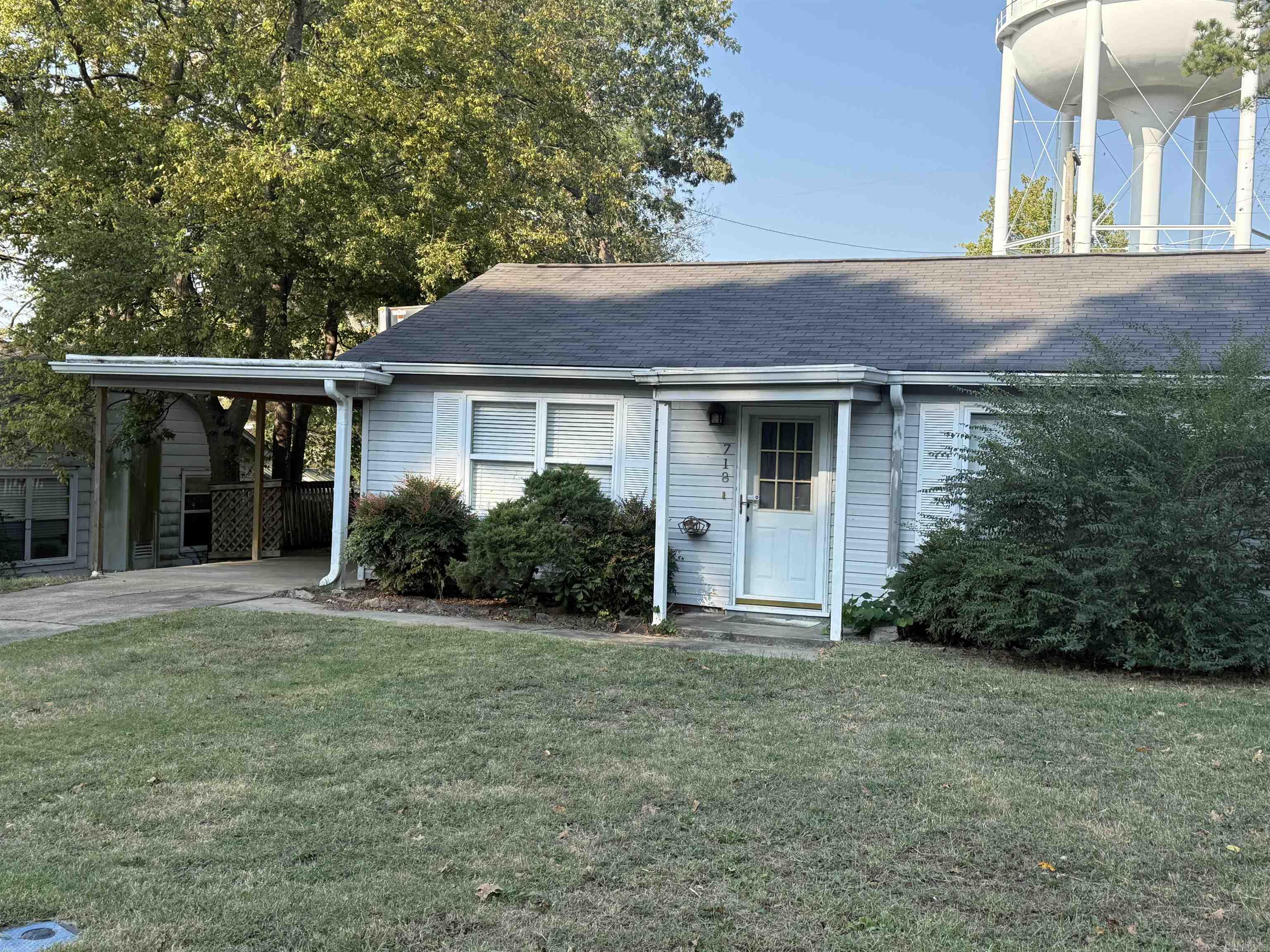 718 Dalewood