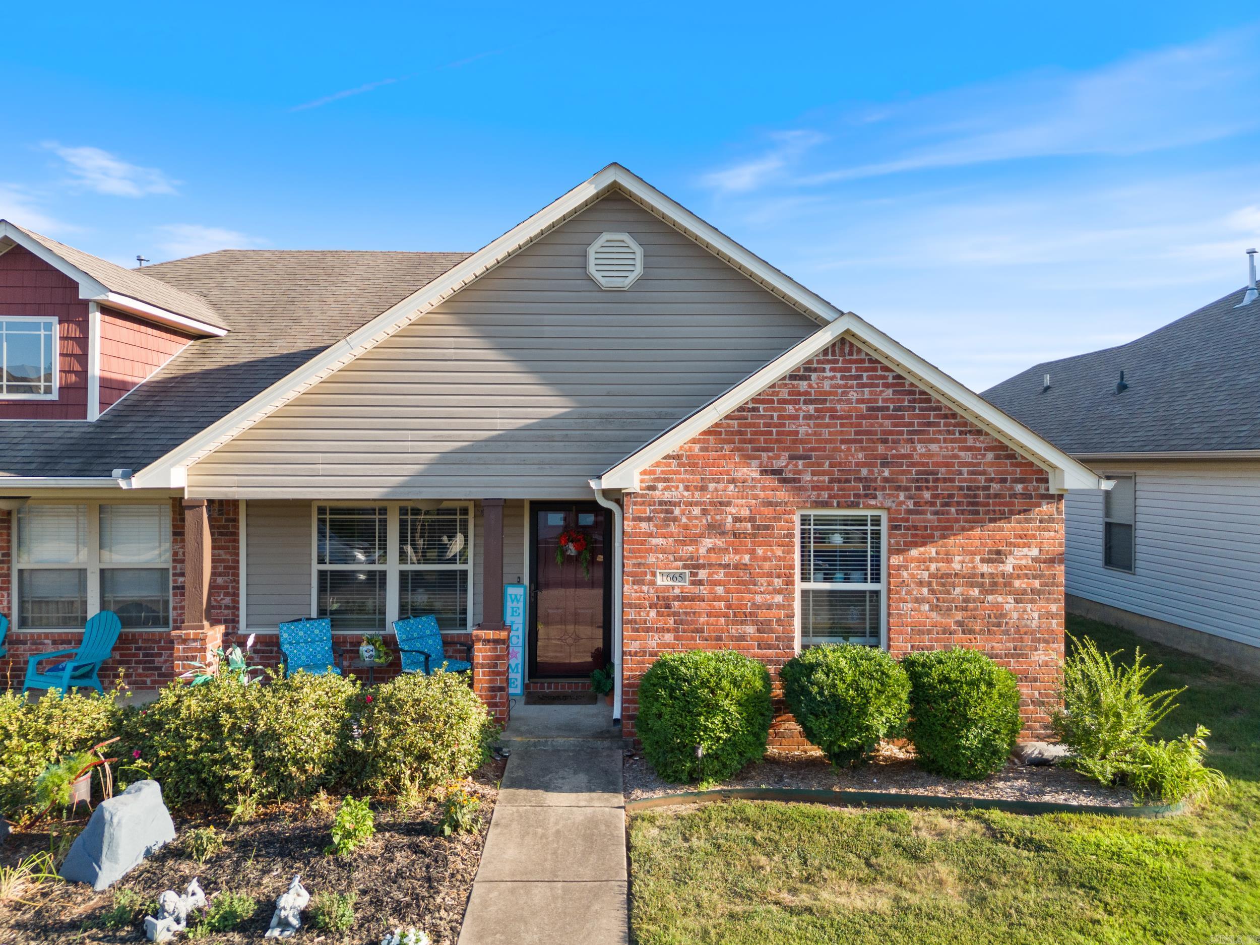 1665 Beautyberry Dr