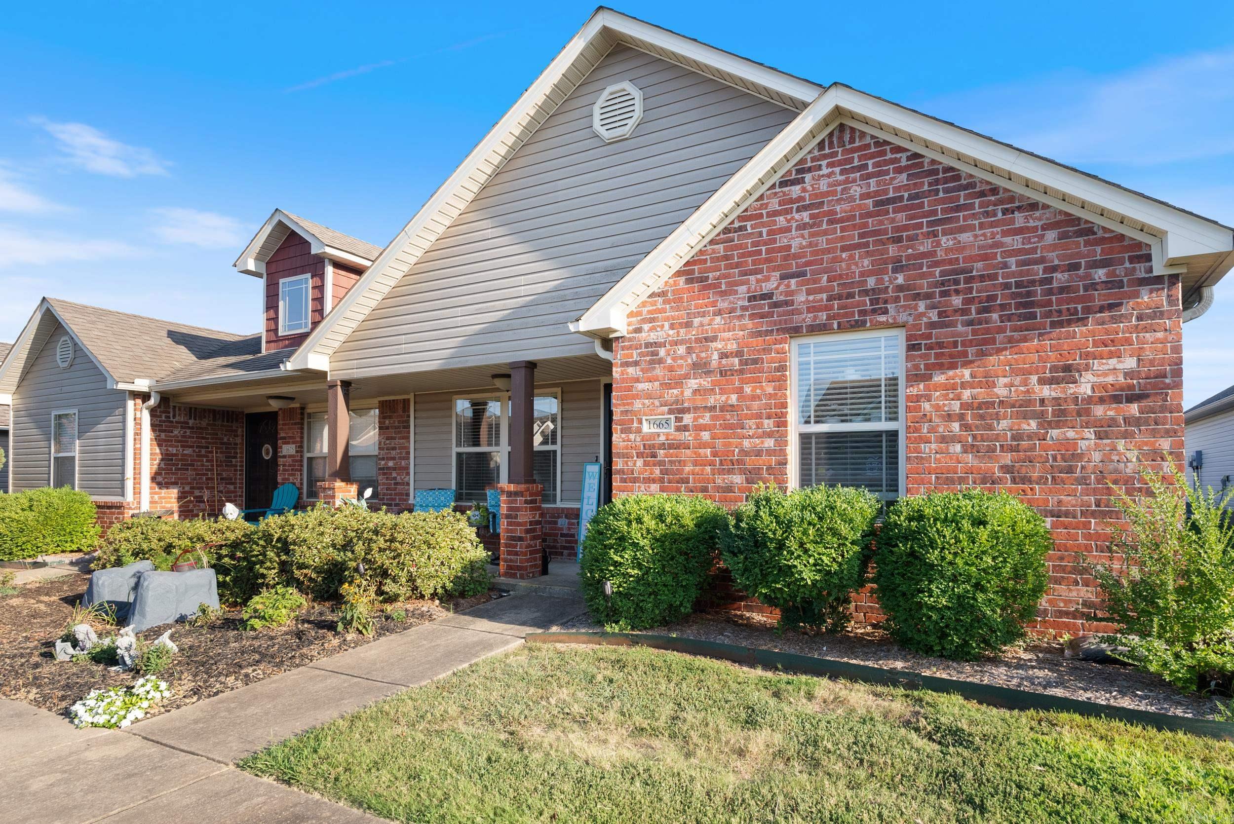 1665 Beautyberry Dr