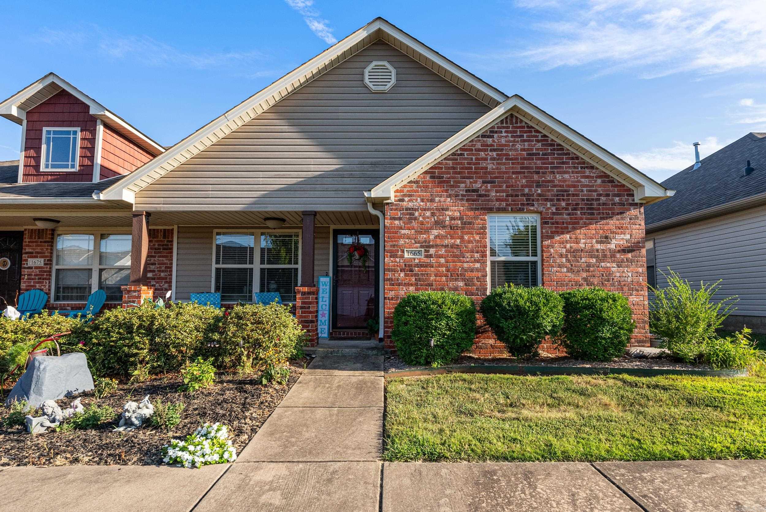 1665 Beautyberry Dr