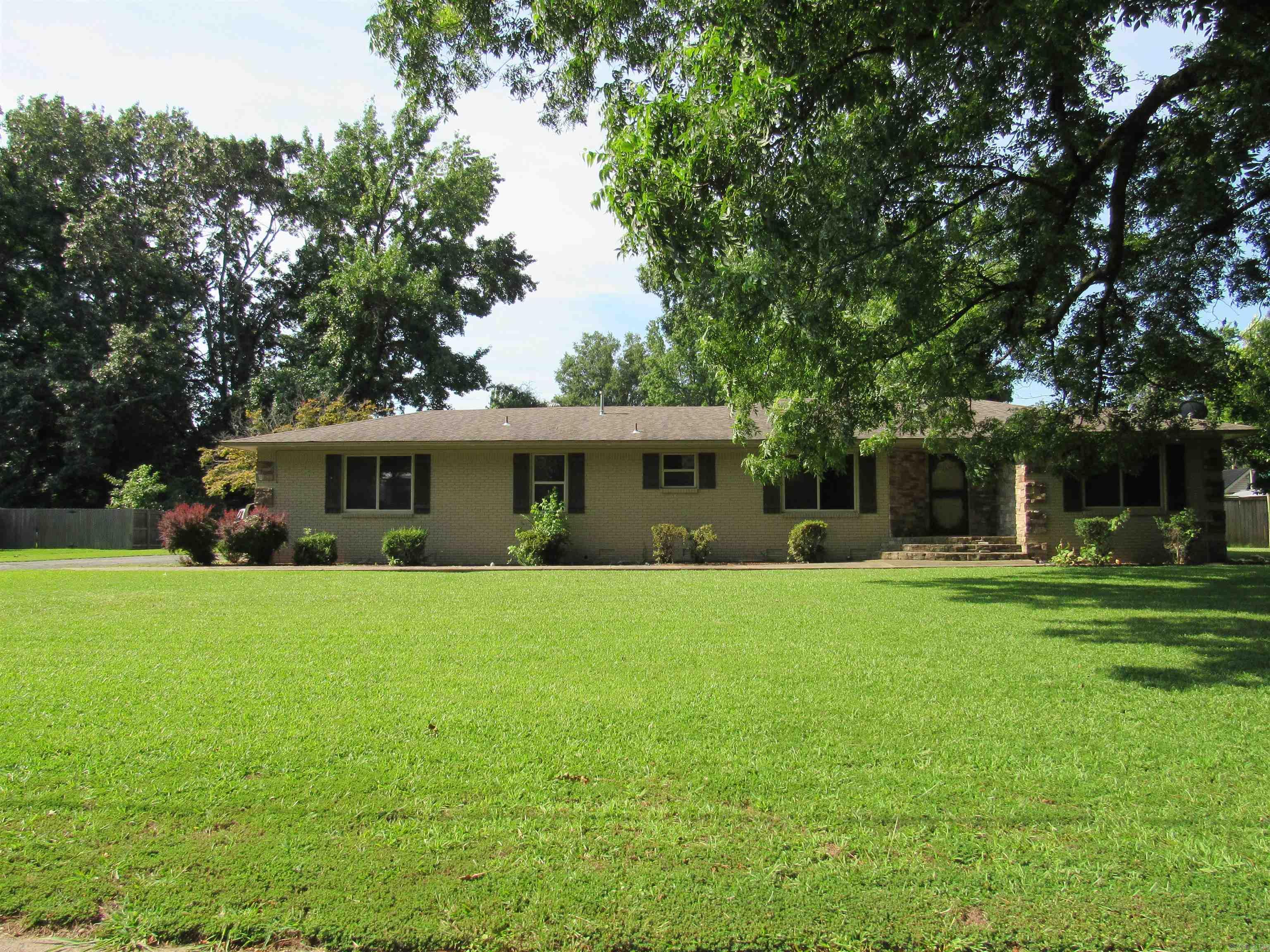 201 W Palm