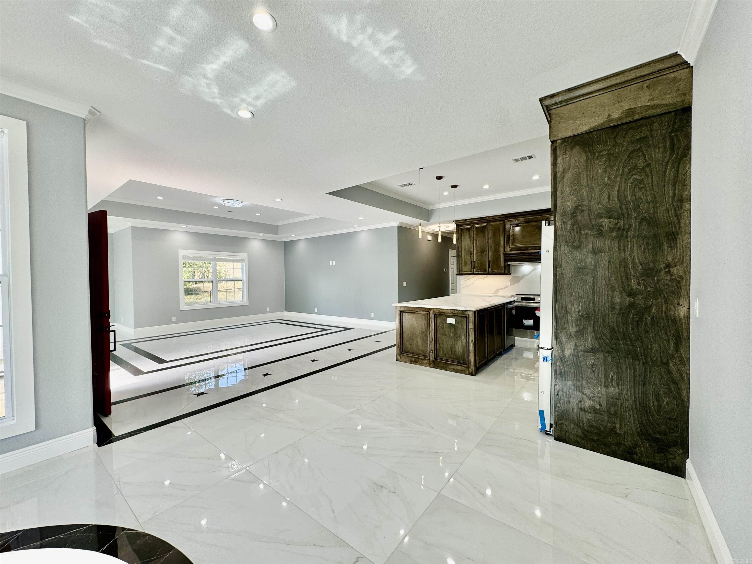 2559 Spring Street