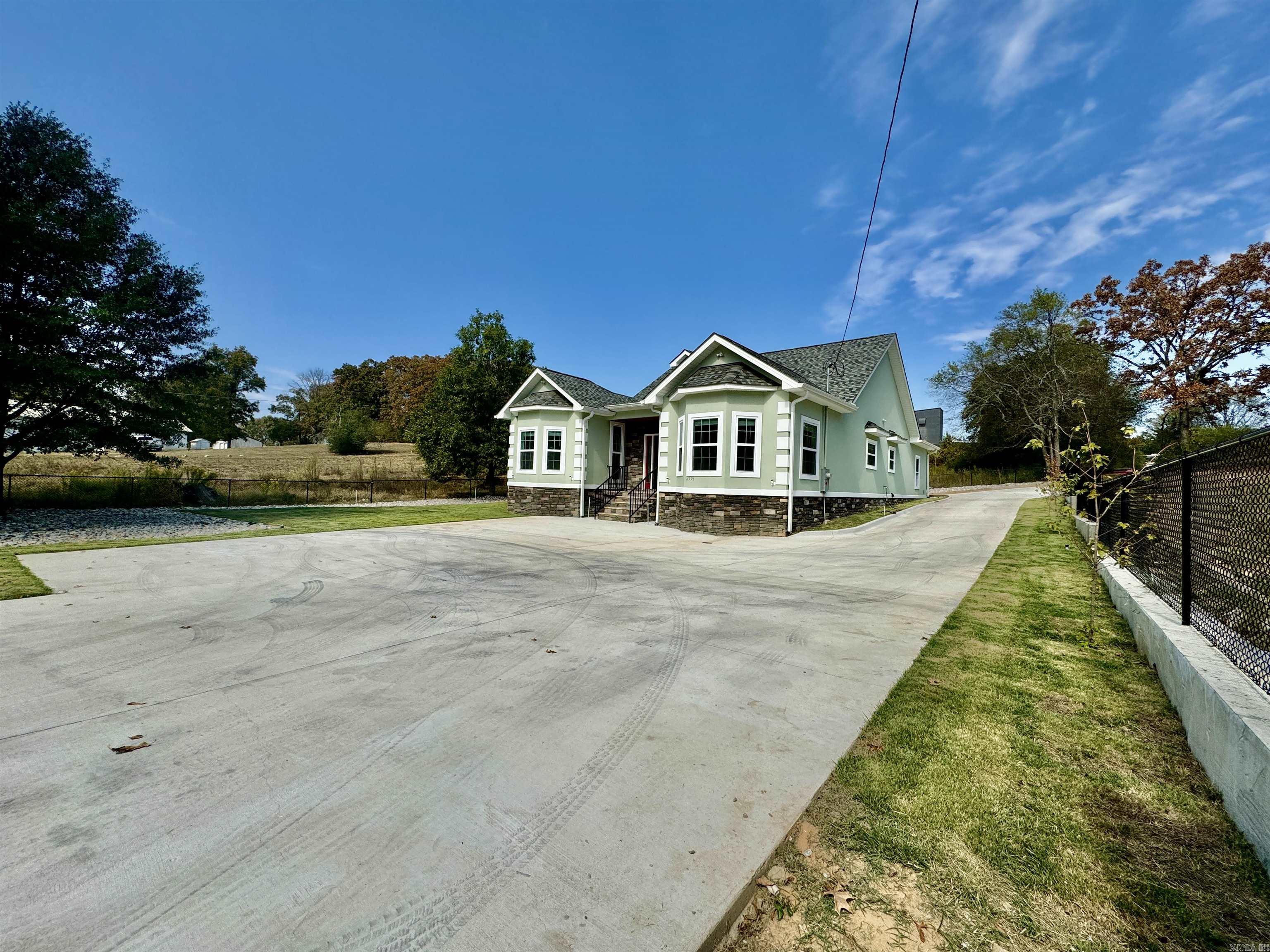 2559 Spring Street