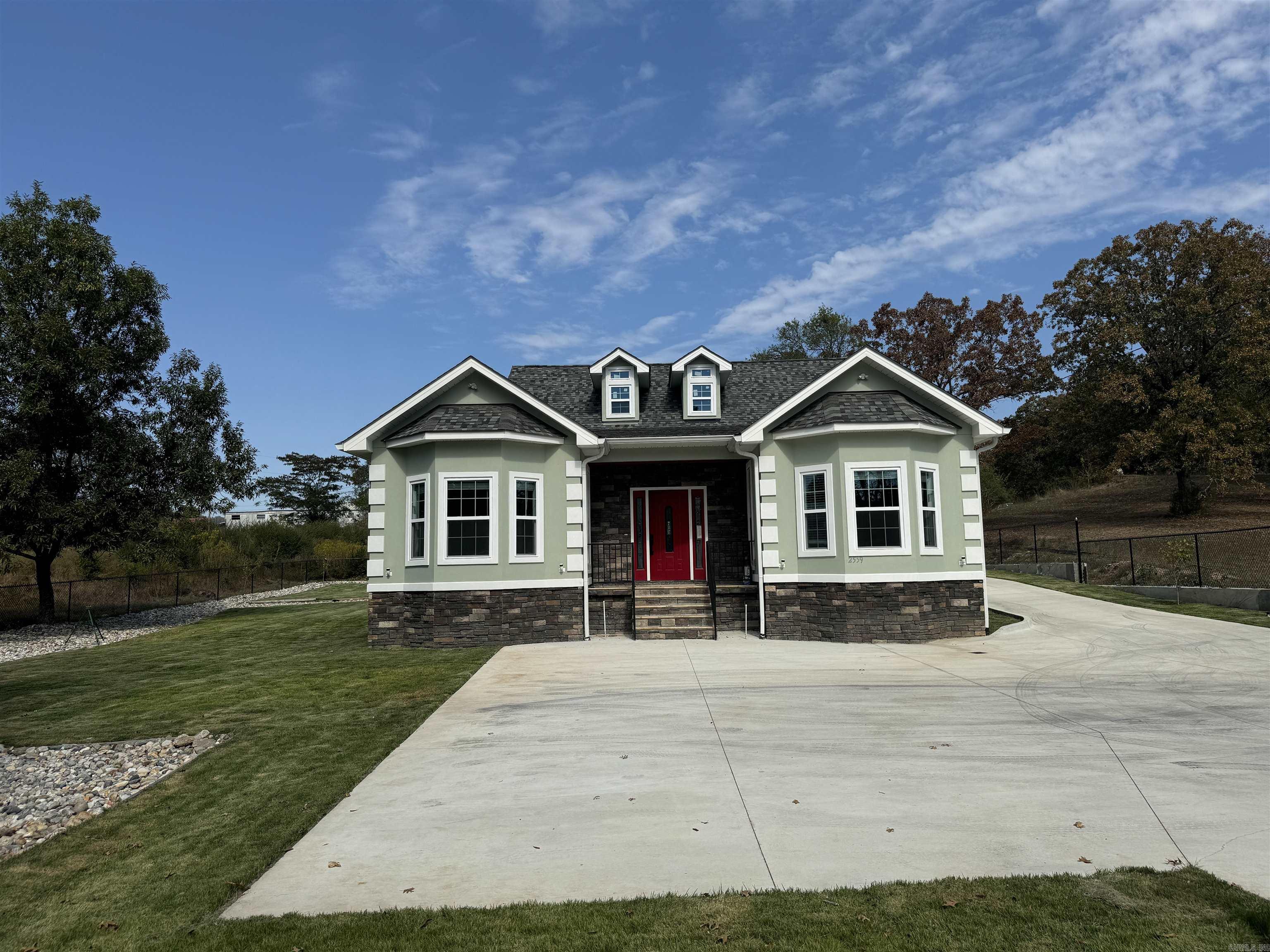2559 Spring Street