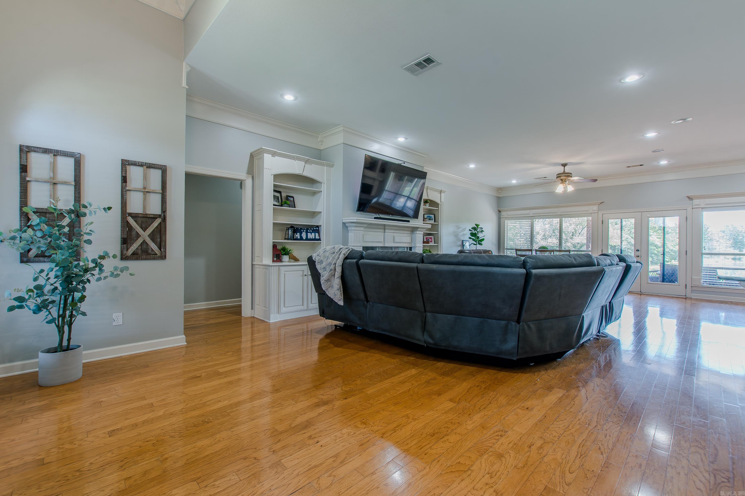 148 Marseille Drive