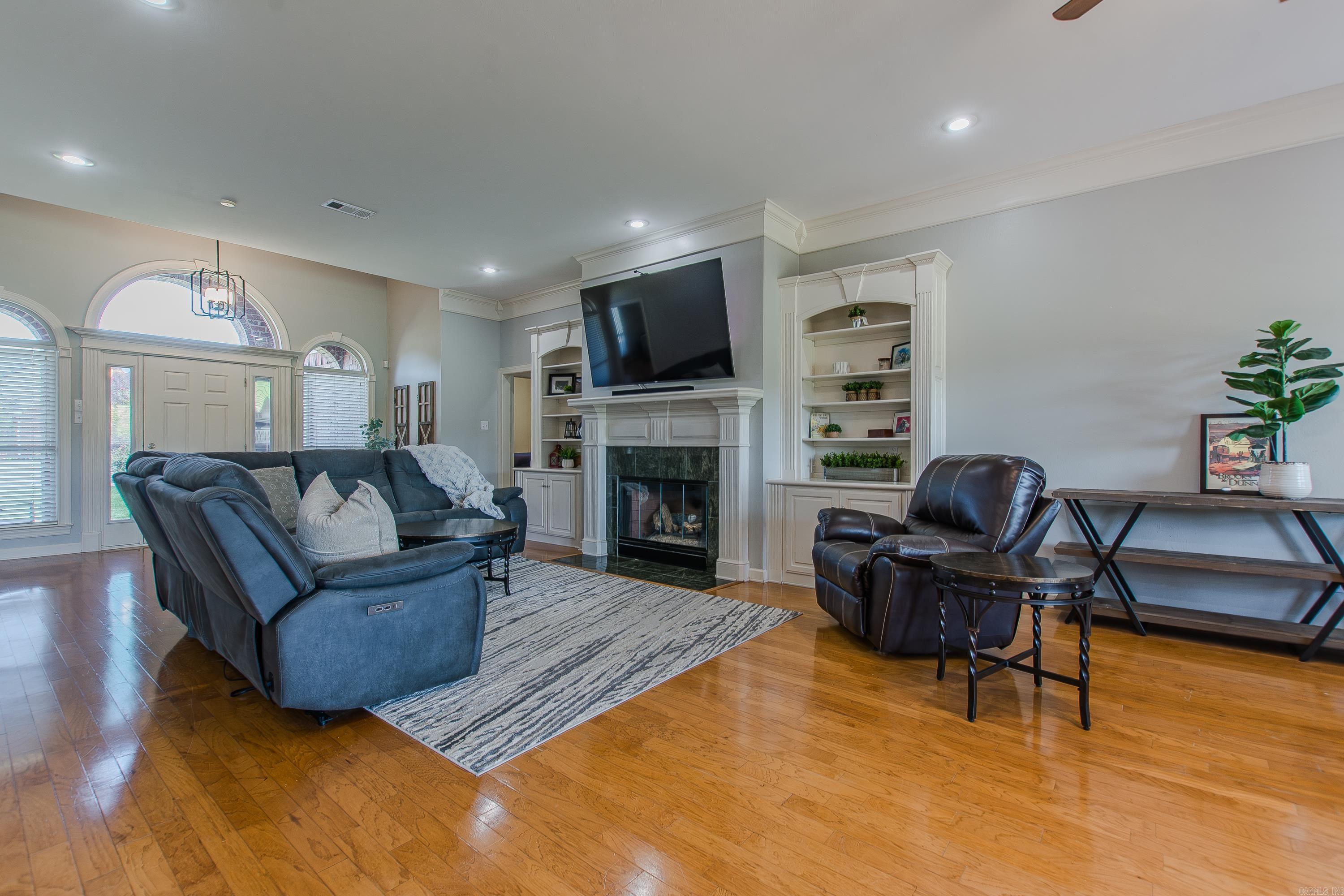 148 Marseille Drive